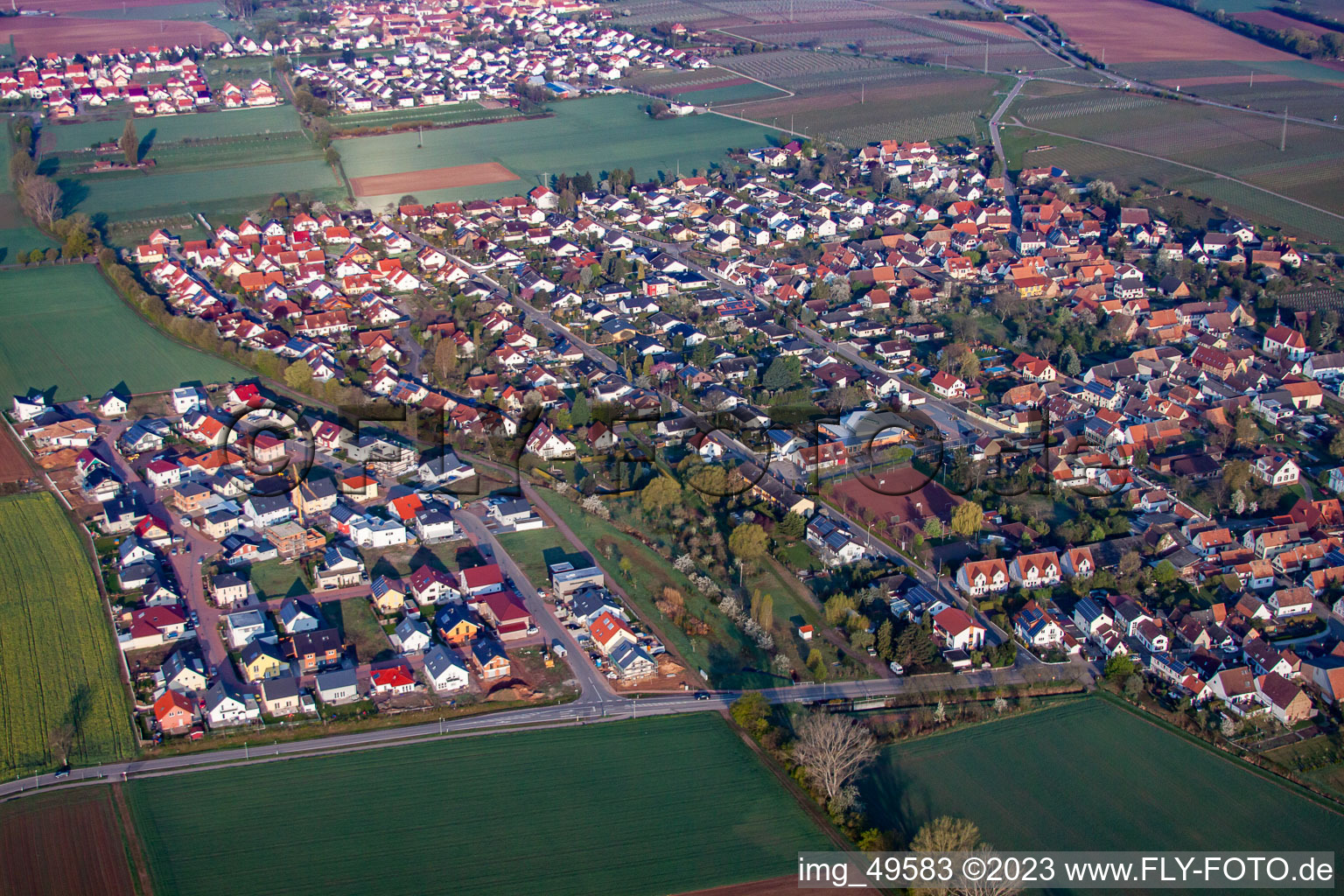 Vue aérienne de Du sud-est à Bornheim dans le département Rhénanie-Palatinat, Allemagne