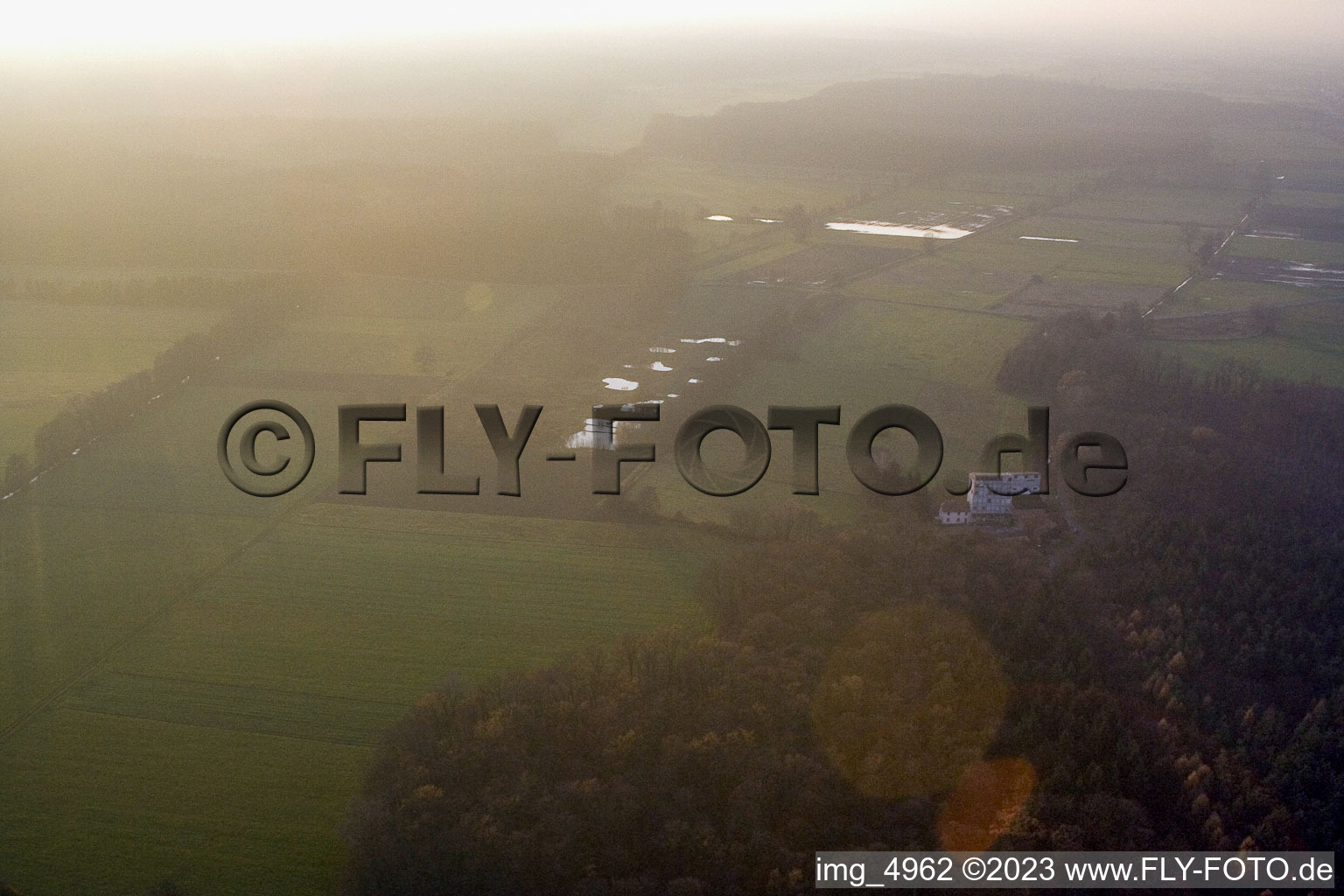 Vallée d'Otterbachtal à Kandel dans le département Rhénanie-Palatinat, Allemagne hors des airs