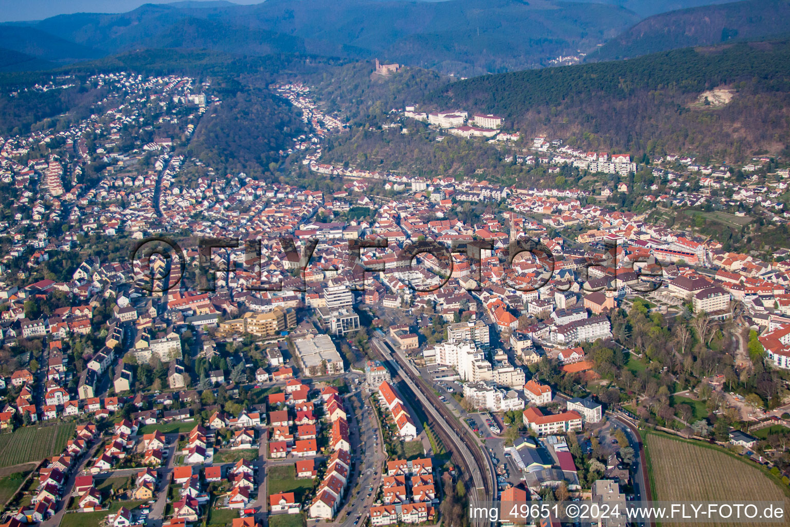 Vue aérienne de Gare à Bad Dürkheim dans le département Rhénanie-Palatinat, Allemagne