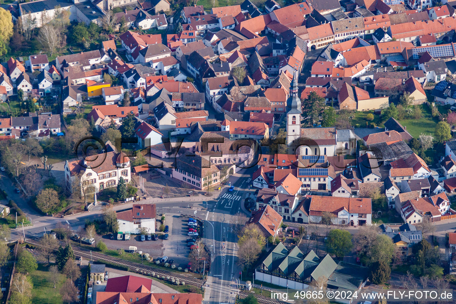 Vue aérienne de Kirchheim an der Weinstraße dans le département Rhénanie-Palatinat, Allemagne