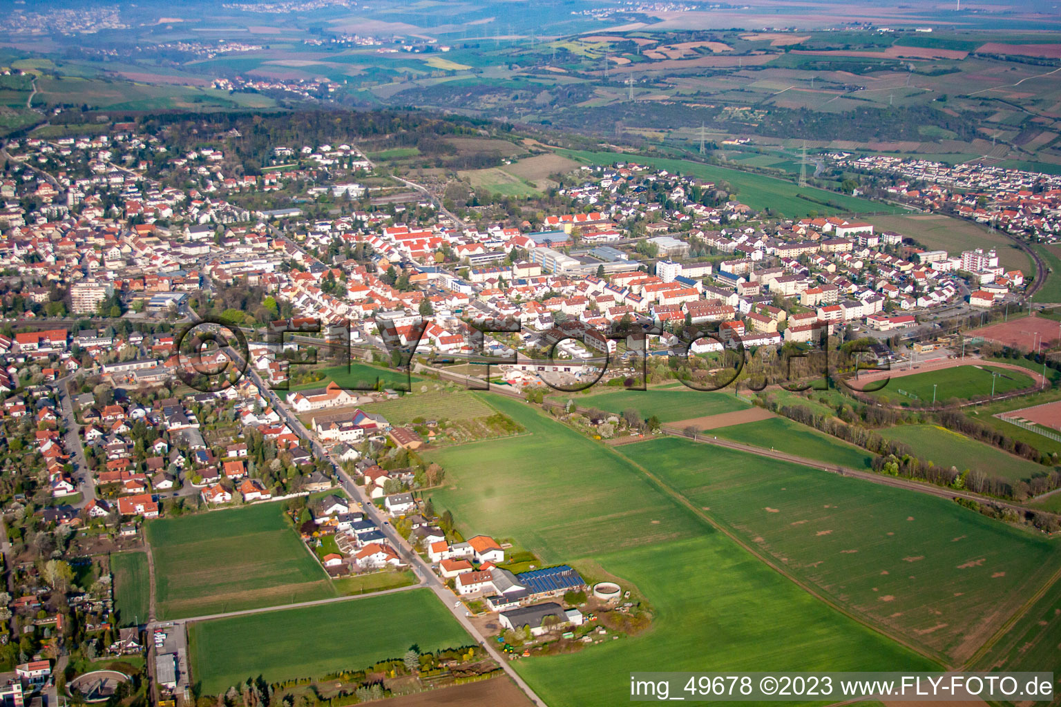 Vue aérienne de Nord à Grünstadt dans le département Rhénanie-Palatinat, Allemagne