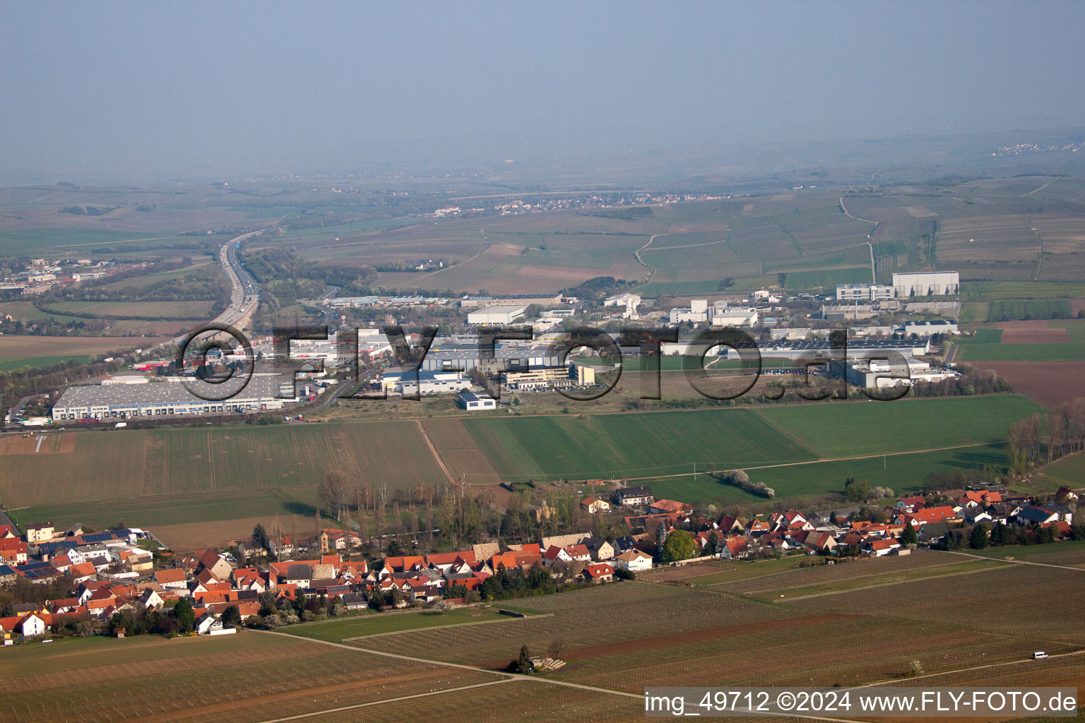 Vue aérienne de Zone industrielle à Alzey dans le département Rhénanie-Palatinat, Allemagne