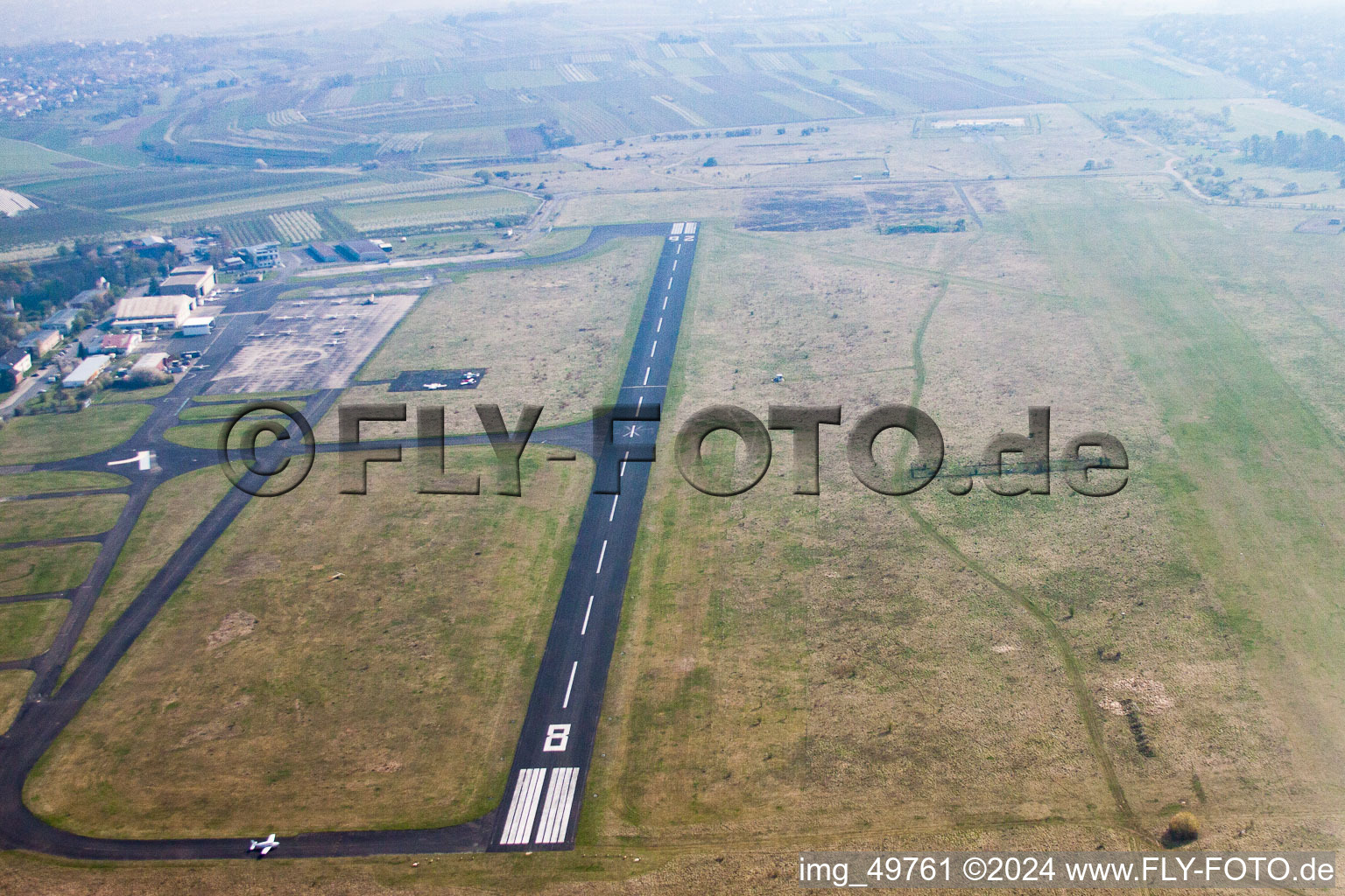 Mayence-Finten, aéroport à Finten dans le département Rhénanie-Palatinat, Allemagne d'en haut