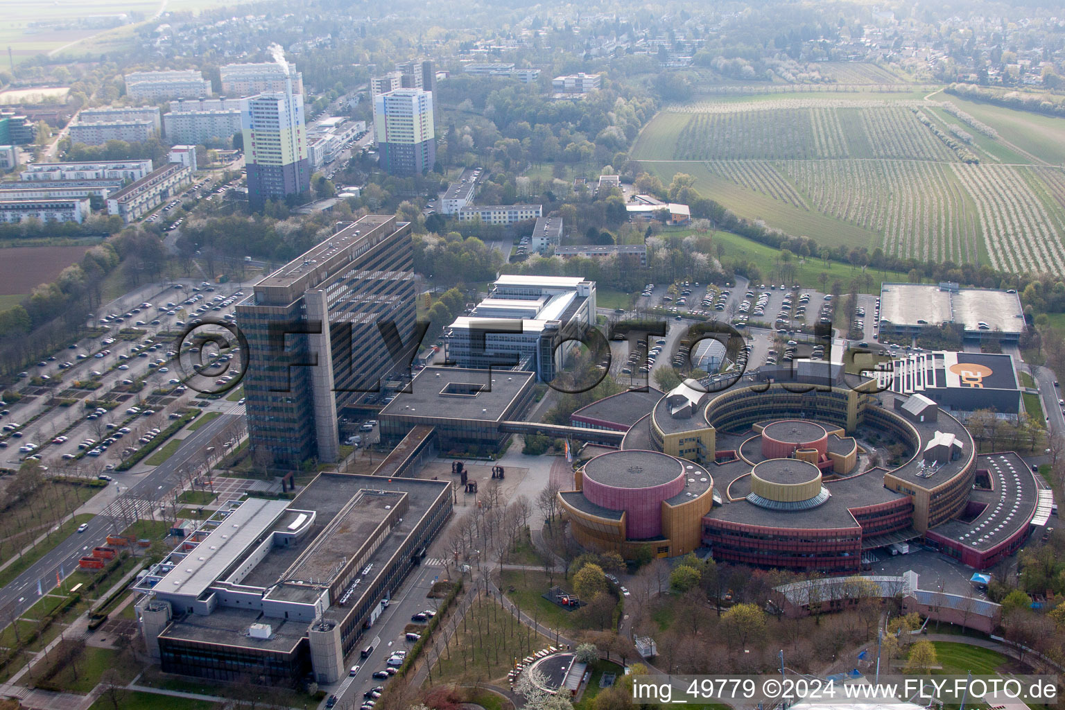 ZDF à le quartier Lerchenberg in Mainz dans le département Rhénanie-Palatinat, Allemagne d'un drone