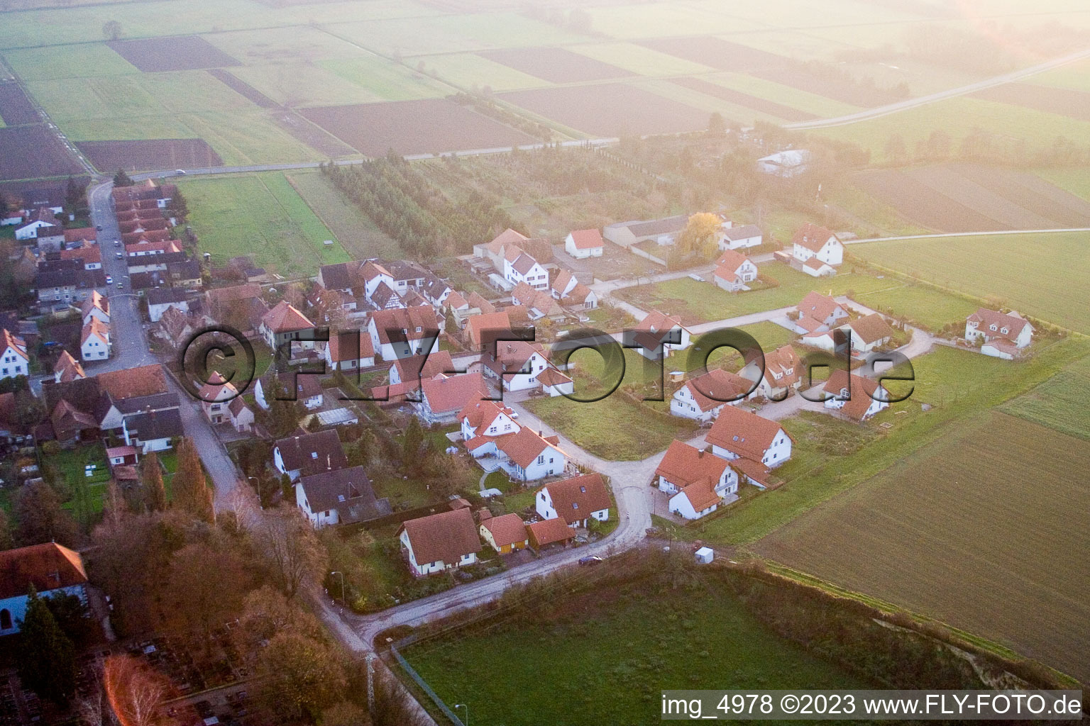 Vue aérienne de Nouvelle zone de développement Am Brennofen à Freckenfeld dans le département Rhénanie-Palatinat, Allemagne
