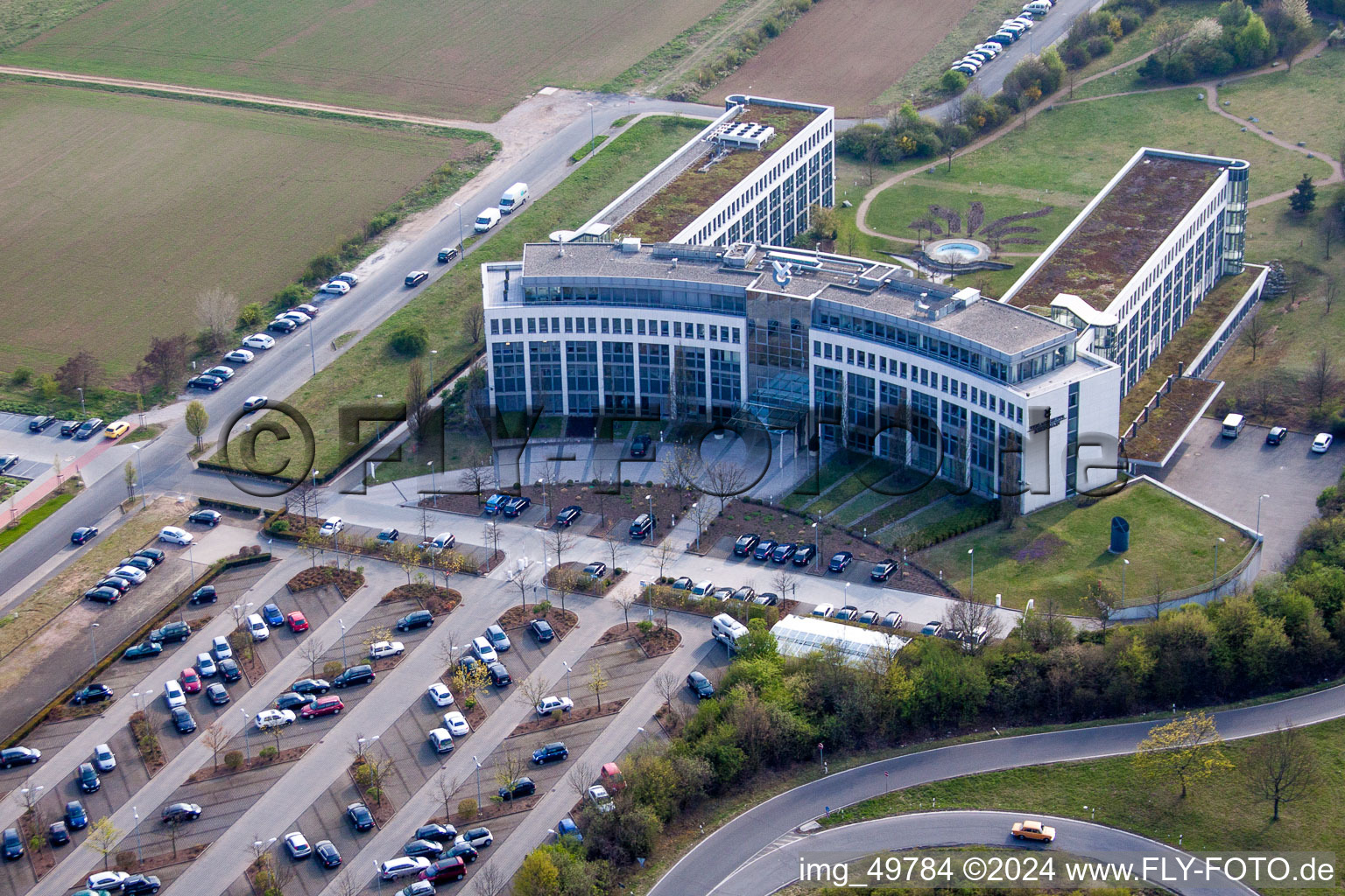 Vue aérienne de Immeuble de bureaux du bâtiment administratif et commercial de la société de médias VRM à le quartier Marienborn in Mainz dans le département Rhénanie-Palatinat, Allemagne