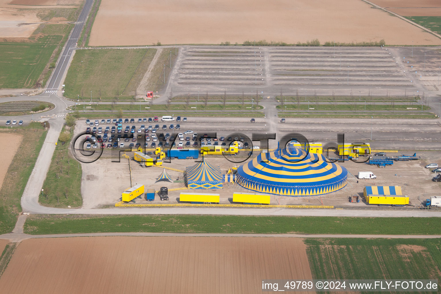 Vue aérienne de Sud, cirque à le quartier Hechtsheim in Mainz dans le département Rhénanie-Palatinat, Allemagne