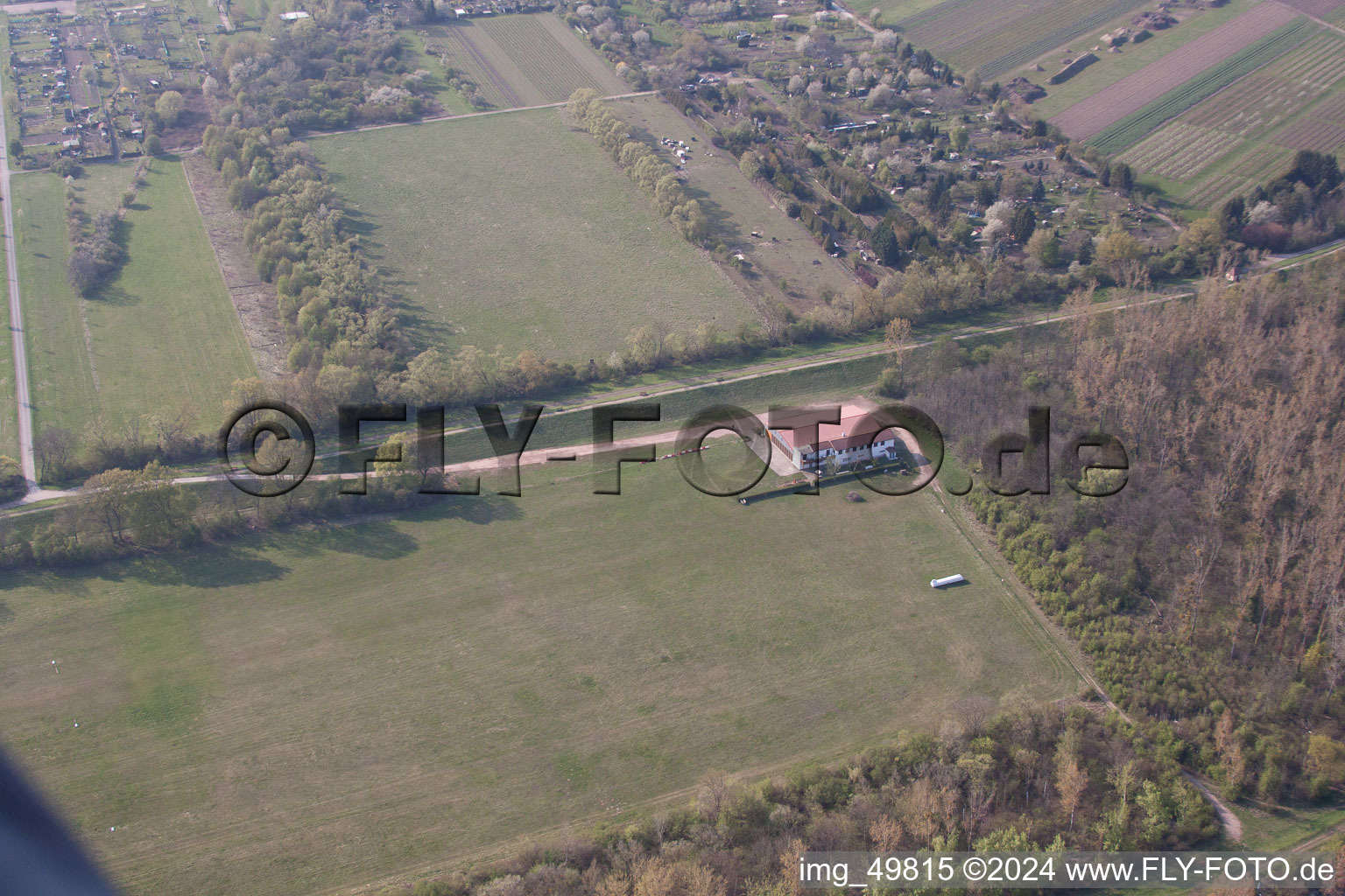 Vue aérienne de Aérodrome de planeurs à Oppenheim dans le département Rhénanie-Palatinat, Allemagne