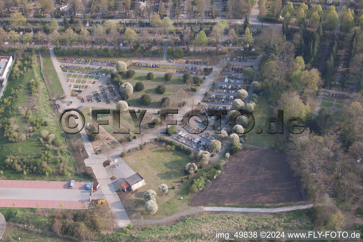 Vue aérienne de Cimetière à le quartier Herrnsheim in Worms dans le département Rhénanie-Palatinat, Allemagne