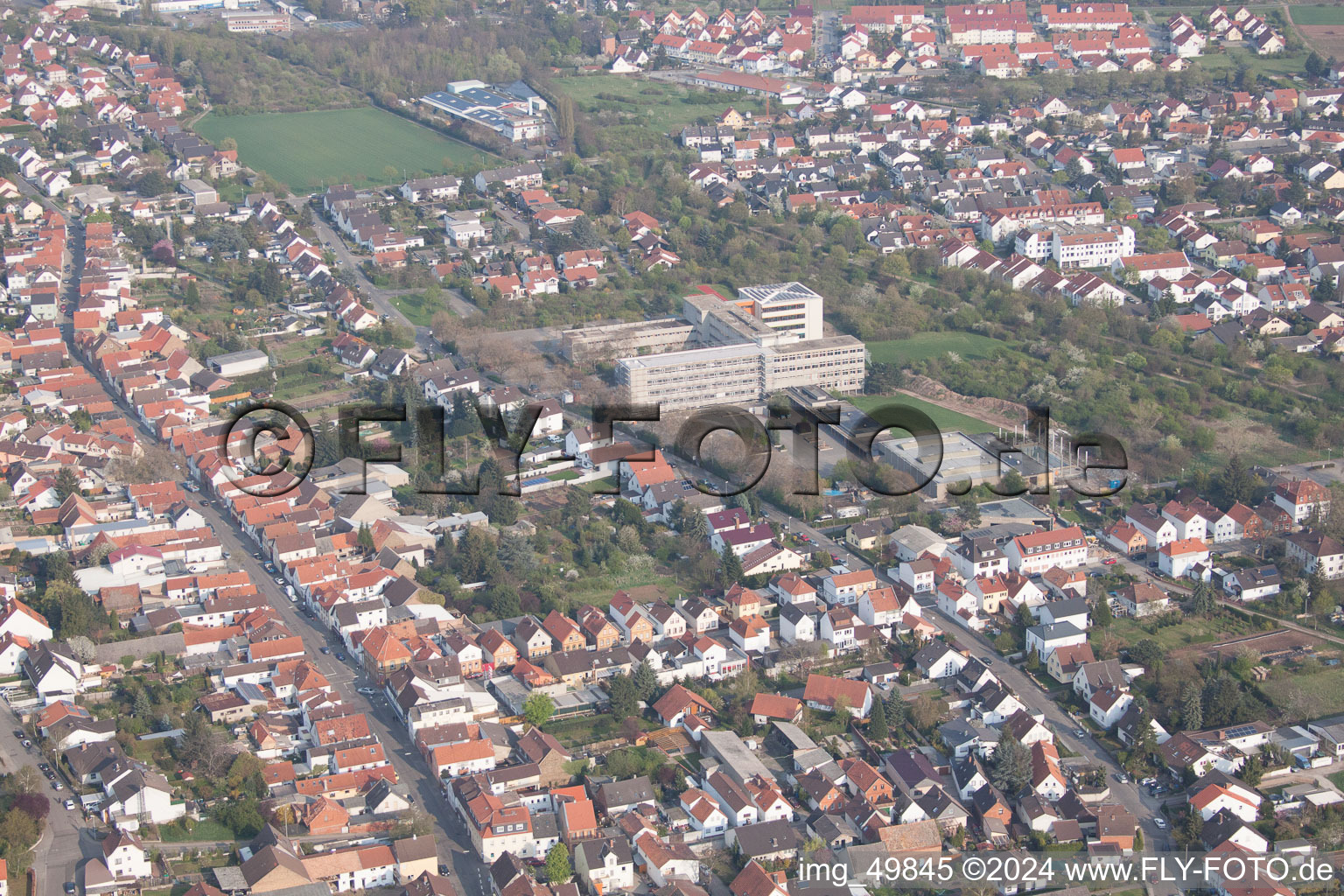 Vue aérienne de Nelly Sachs IGS à le quartier Horchheim in Worms dans le département Rhénanie-Palatinat, Allemagne