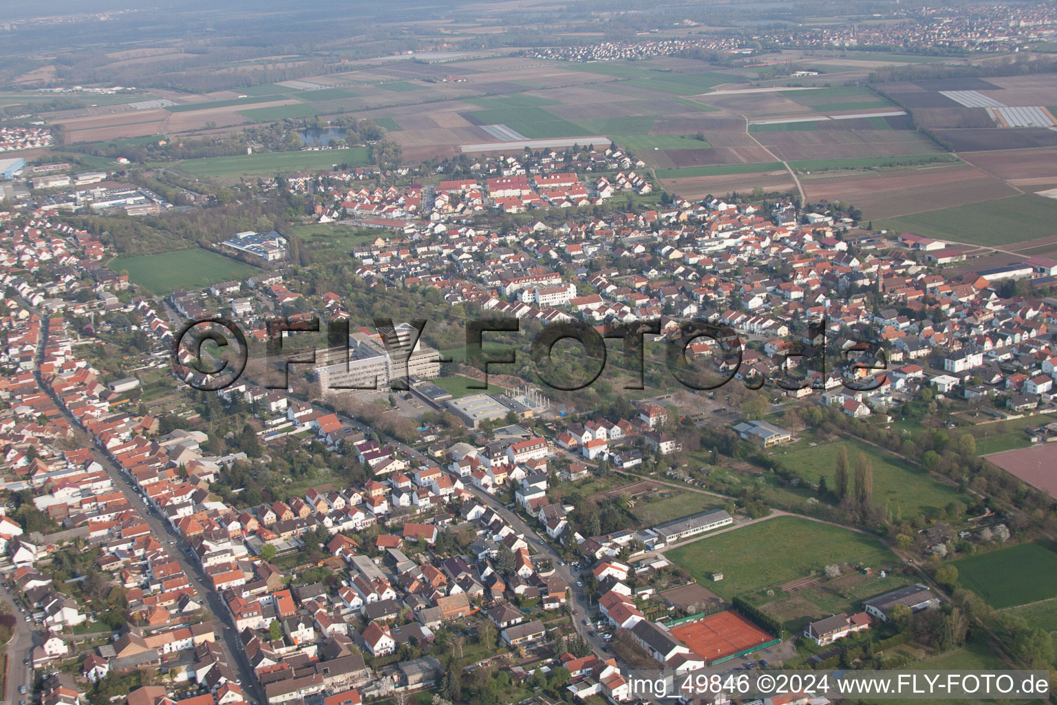 Vue aérienne de Nelly Sachs IGS à le quartier Horchheim in Worms dans le département Rhénanie-Palatinat, Allemagne