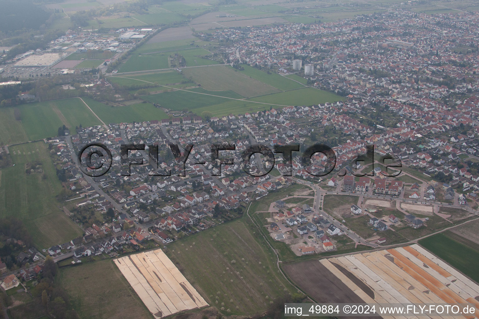 Vue aérienne de Haßloch dans le département Rhénanie-Palatinat, Allemagne