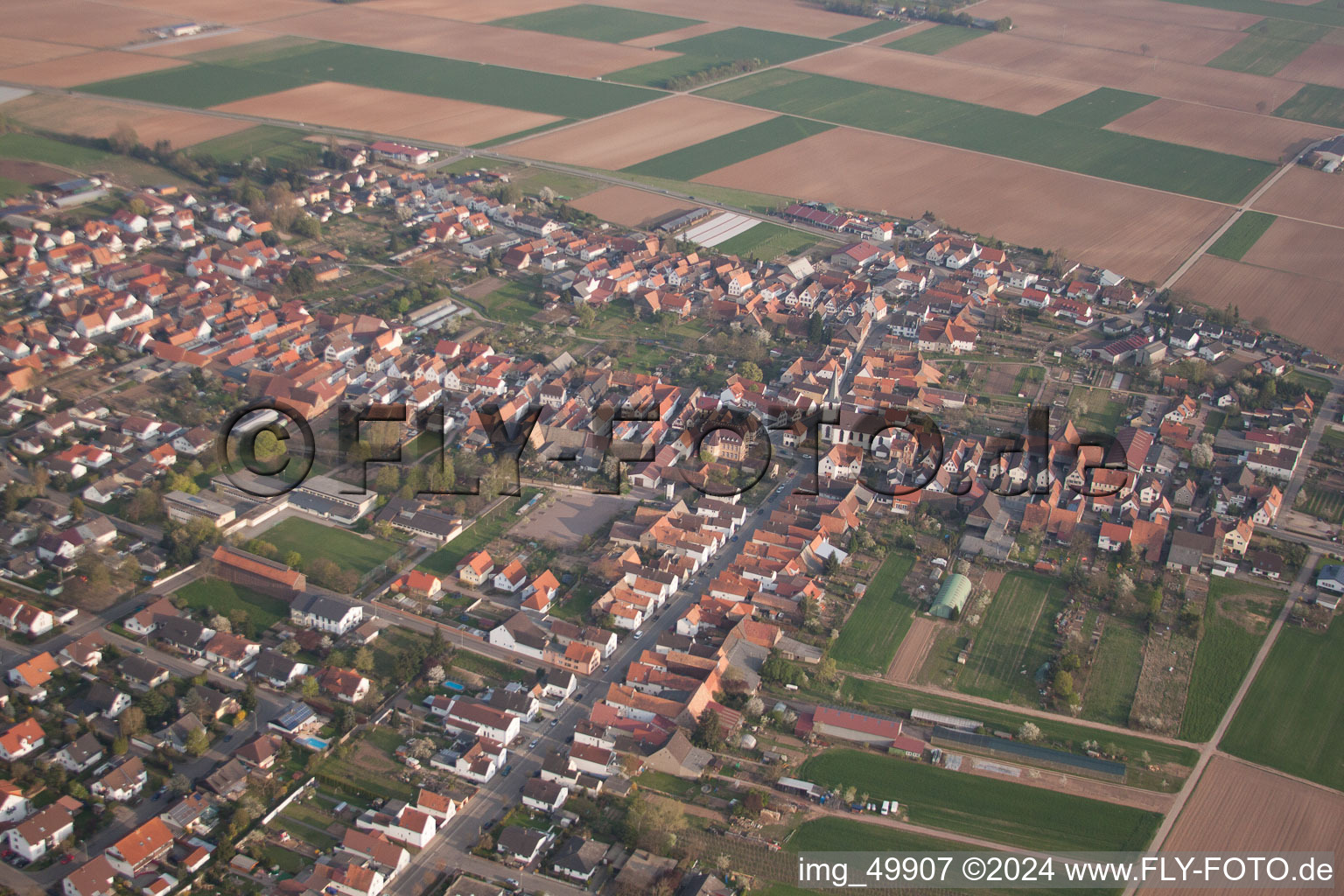 Quartier Ottersheim in Ottersheim bei Landau dans le département Rhénanie-Palatinat, Allemagne du point de vue du drone