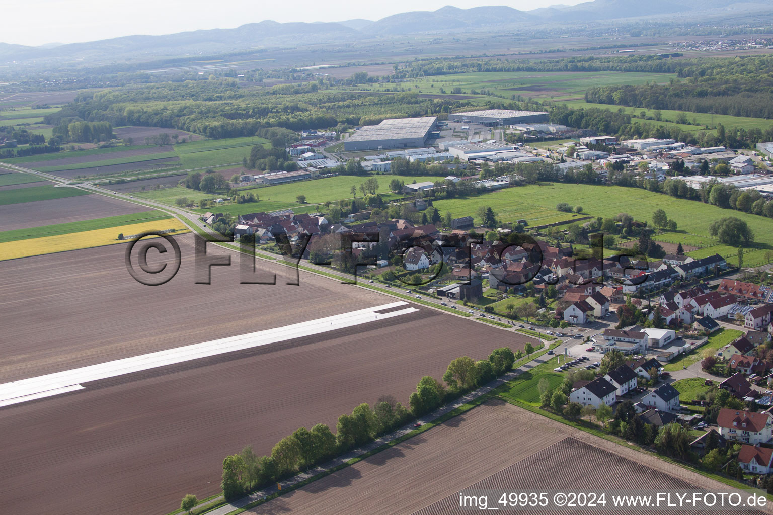 Enregistrement par drone de Quartier Minderslachen in Kandel dans le département Rhénanie-Palatinat, Allemagne