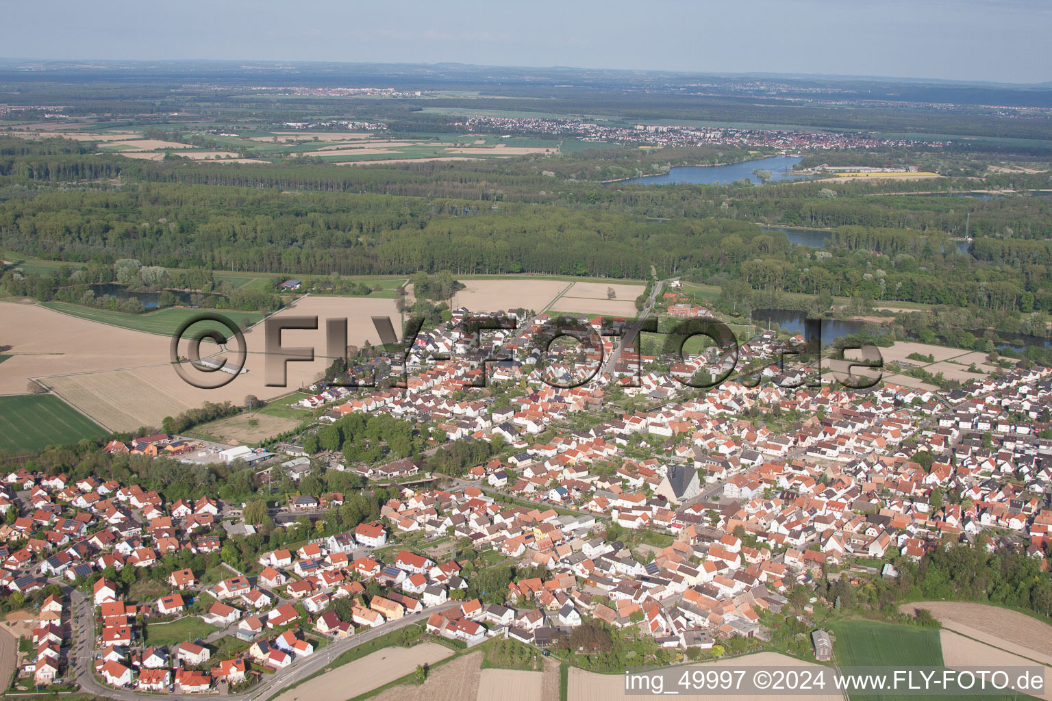 Enregistrement par drone de Leimersheim dans le département Rhénanie-Palatinat, Allemagne