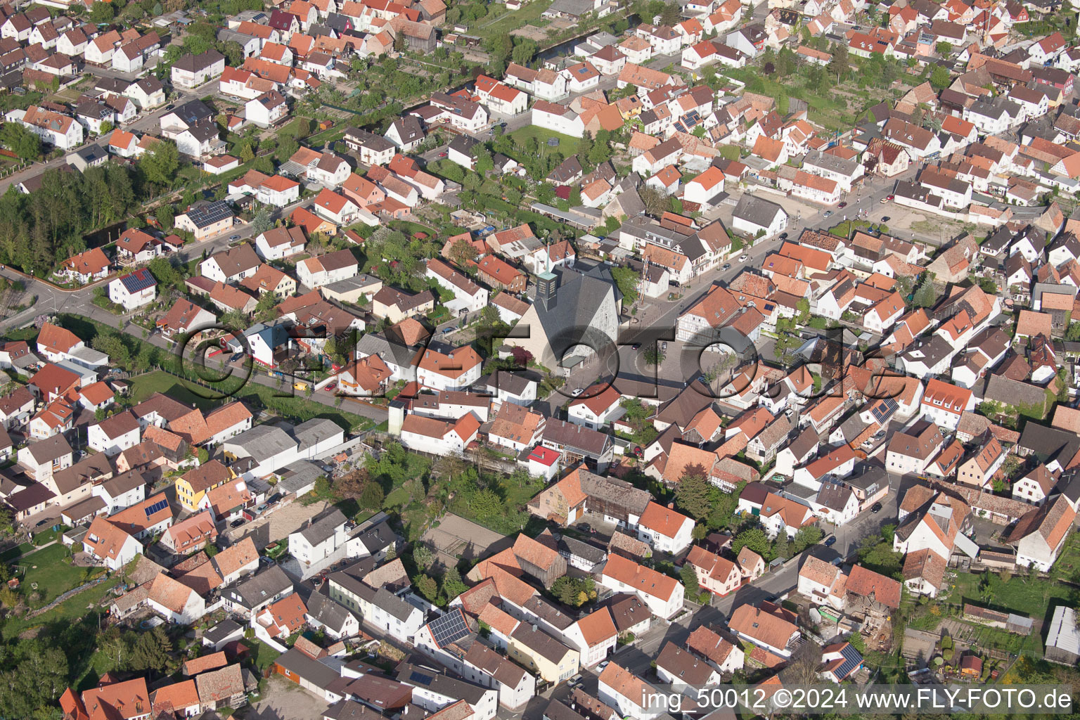 Vue aérienne de Leimersheim dans le département Rhénanie-Palatinat, Allemagne