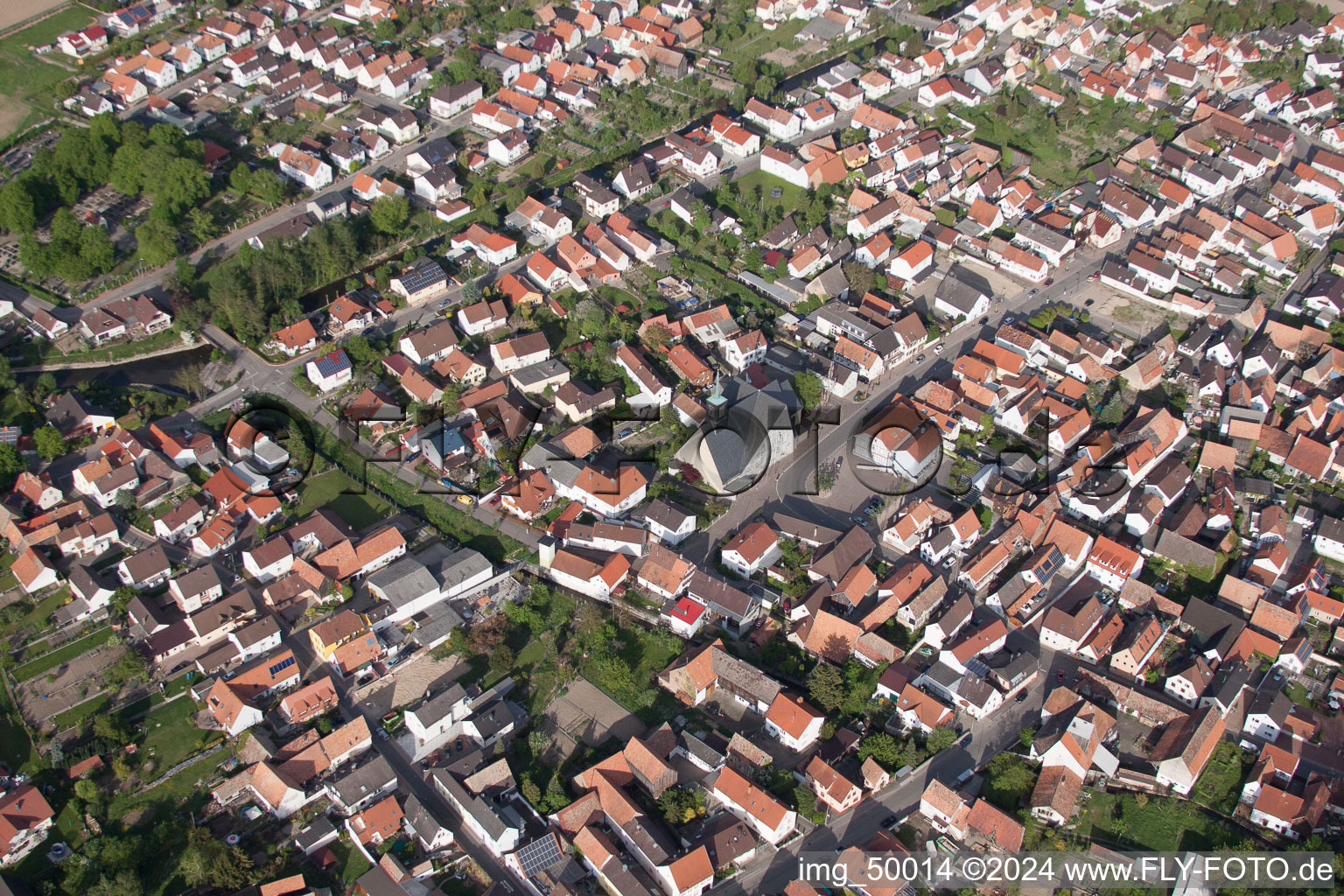 Vue oblique de Leimersheim dans le département Rhénanie-Palatinat, Allemagne