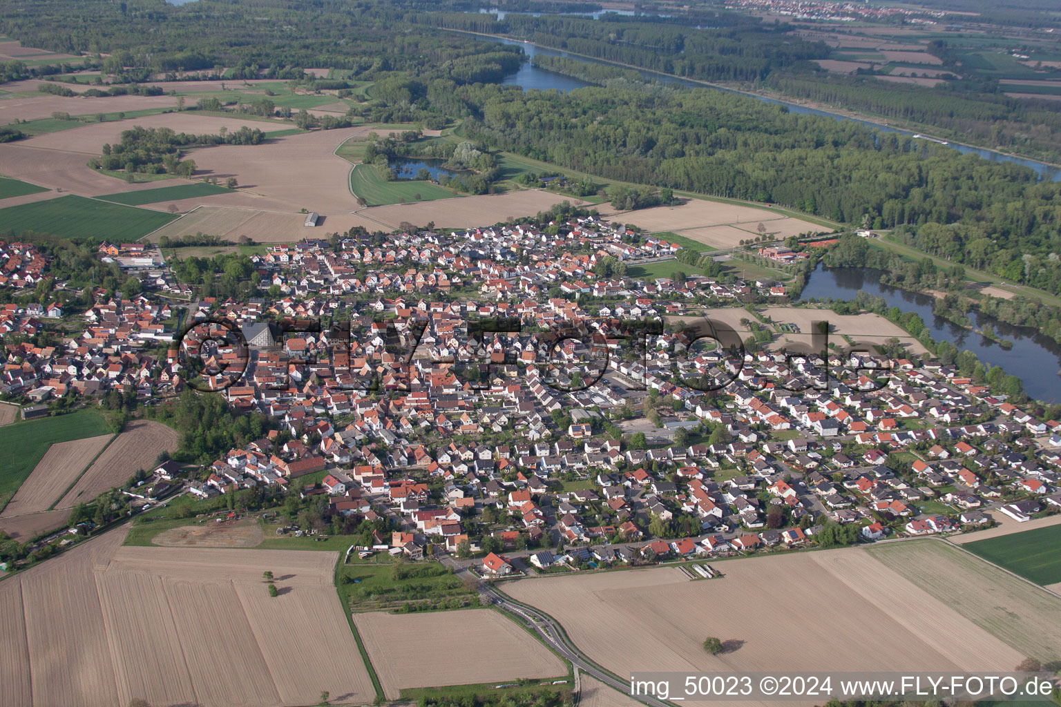 Leimersheim dans le département Rhénanie-Palatinat, Allemagne hors des airs