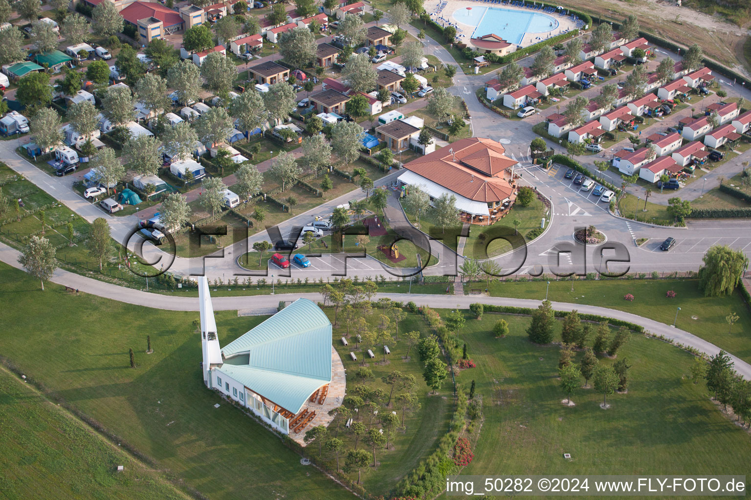 Image drone de Caorle dans le département Metropolitanstadt Venedig, Italie