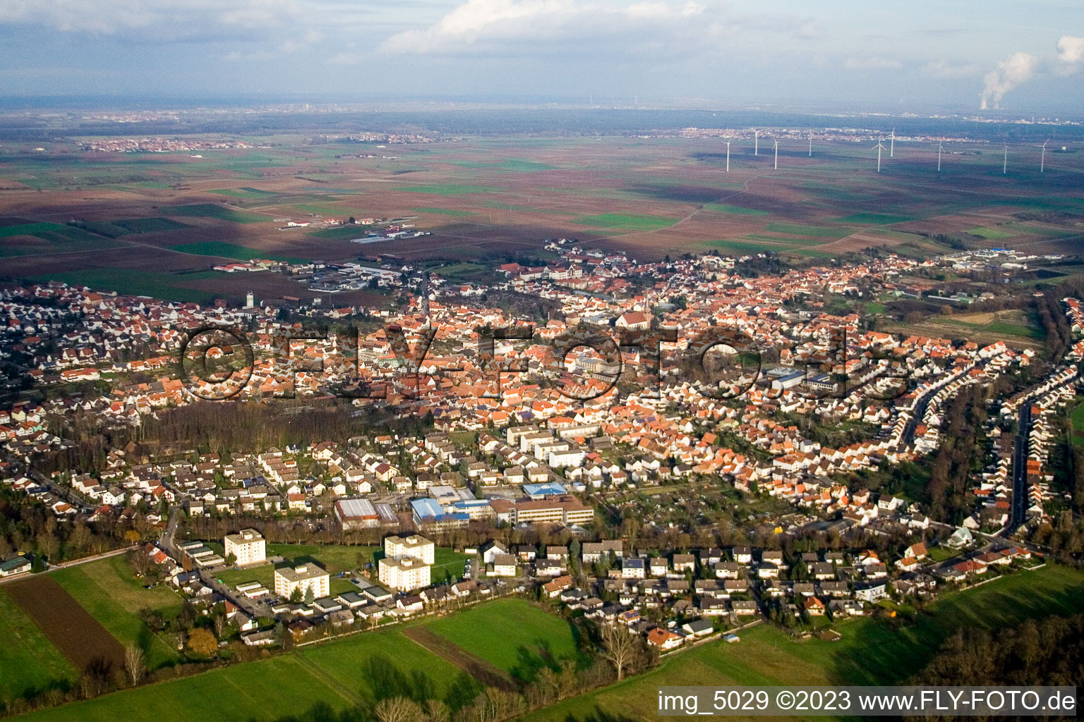 Vue aérienne de Du sud-ouest à le quartier Herxheim in Herxheim bei Landau dans le département Rhénanie-Palatinat, Allemagne