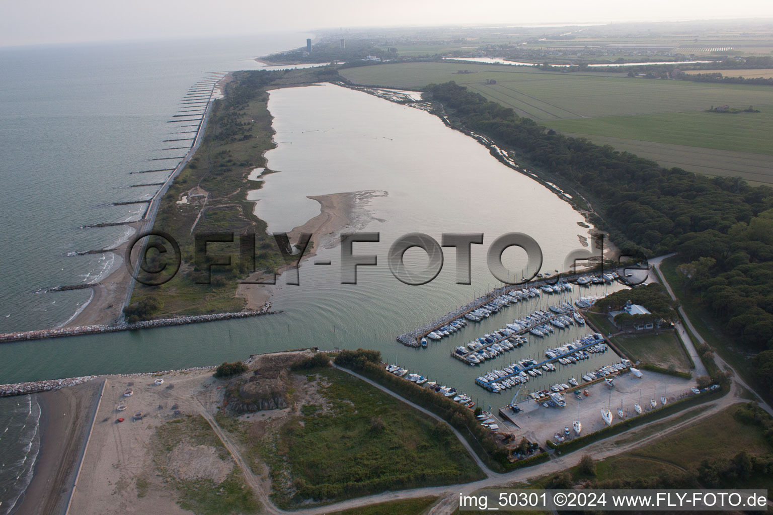 Vue aérienne de Mariecléa Club à Eraclea Mare dans le département Vénétie, Italie