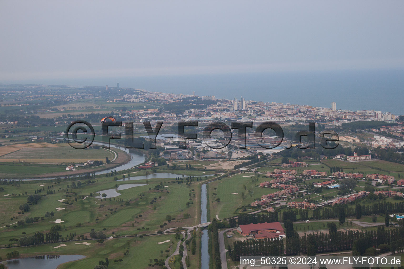 Vue oblique de Lido di Jesolo dans le département Metropolitanstadt Venedig, Italie