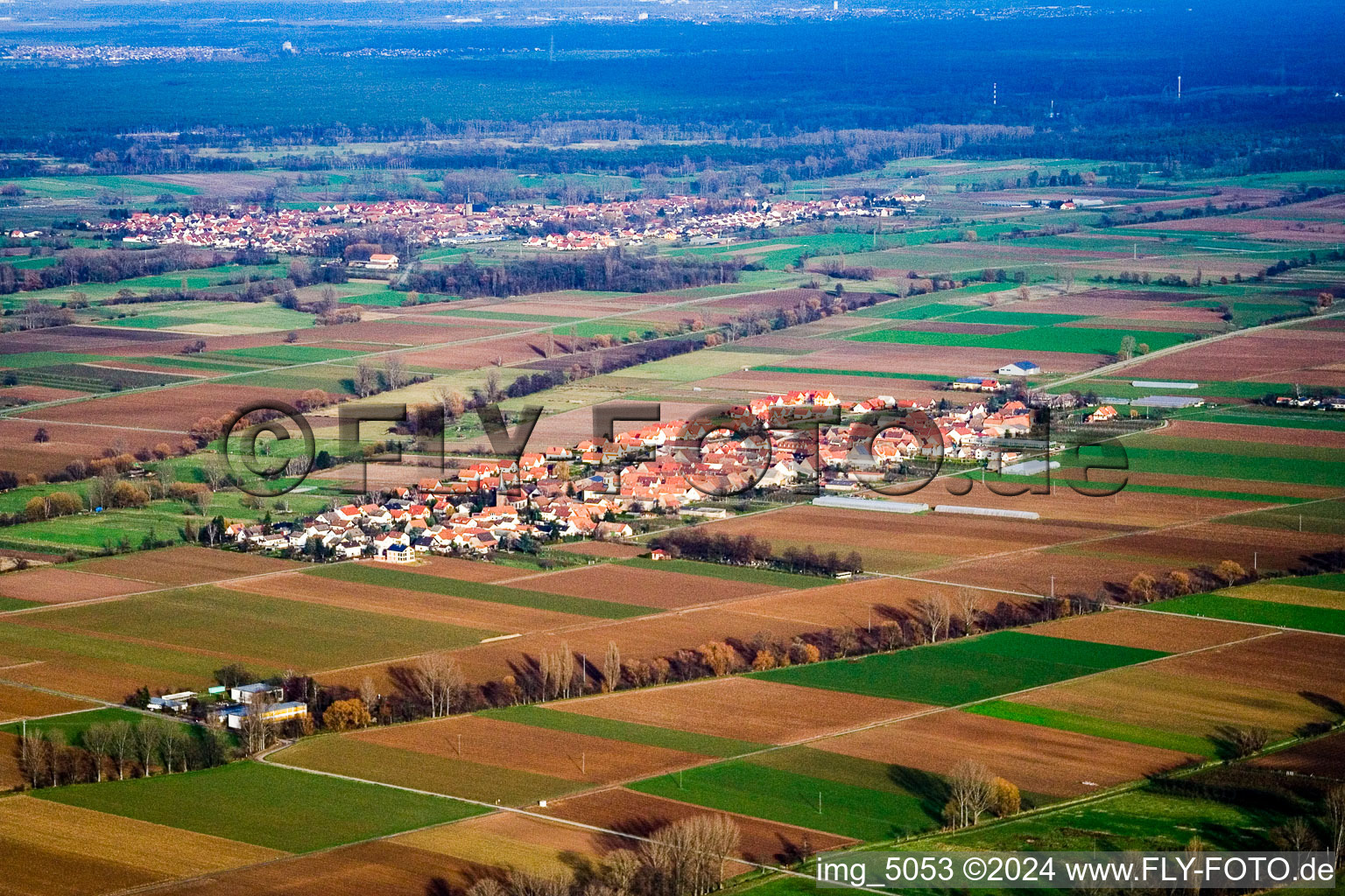 Vue aérienne de Vue sur le village à le quartier Niederhochstadt in Hochstadt dans le département Rhénanie-Palatinat, Allemagne