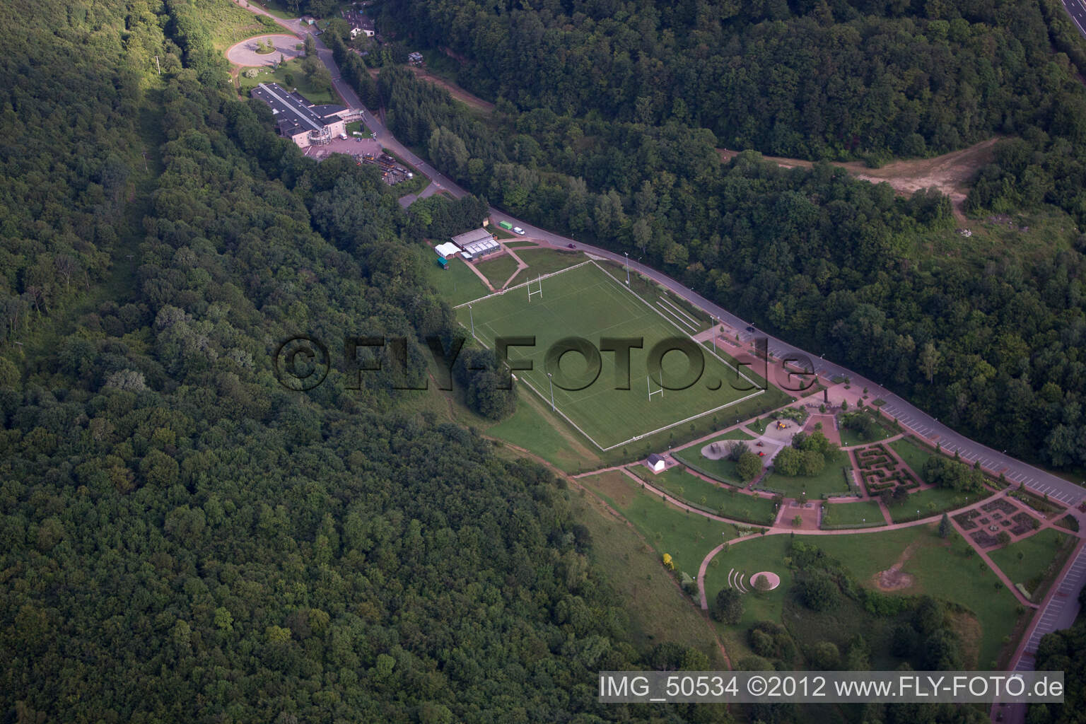 Vue aérienne de Parc du Domaine de Sainte Neige à Neufchef dans le département Moselle, France