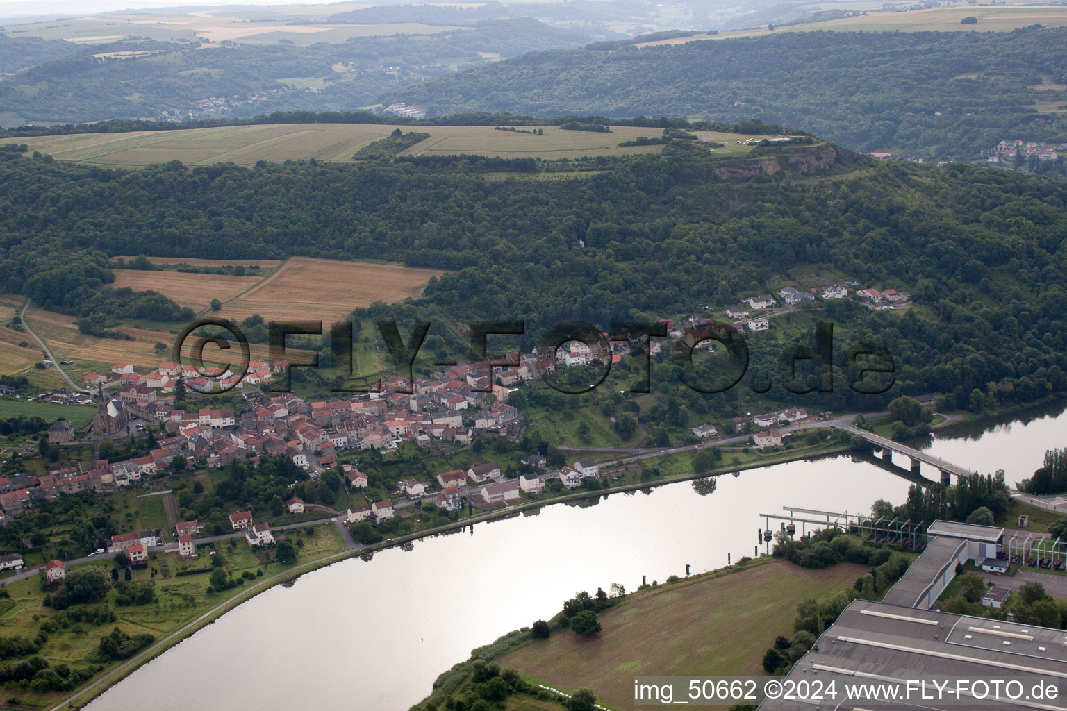 Rettel dans le département Moselle, France depuis l'avion