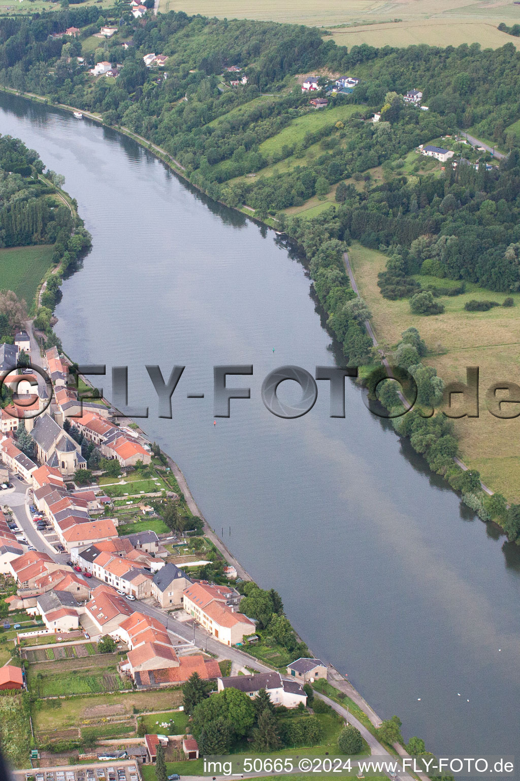 Vue d'oiseau de Rettel dans le département Moselle, France