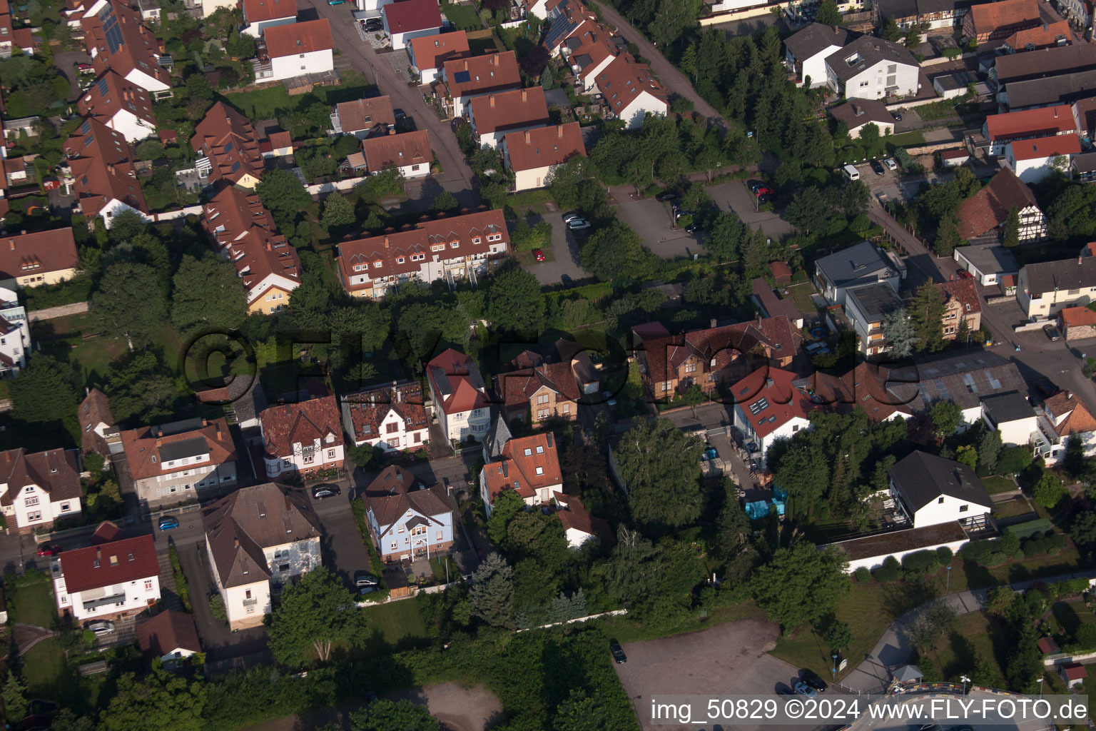 Vue oblique de Bismarckstr à Kandel dans le département Rhénanie-Palatinat, Allemagne