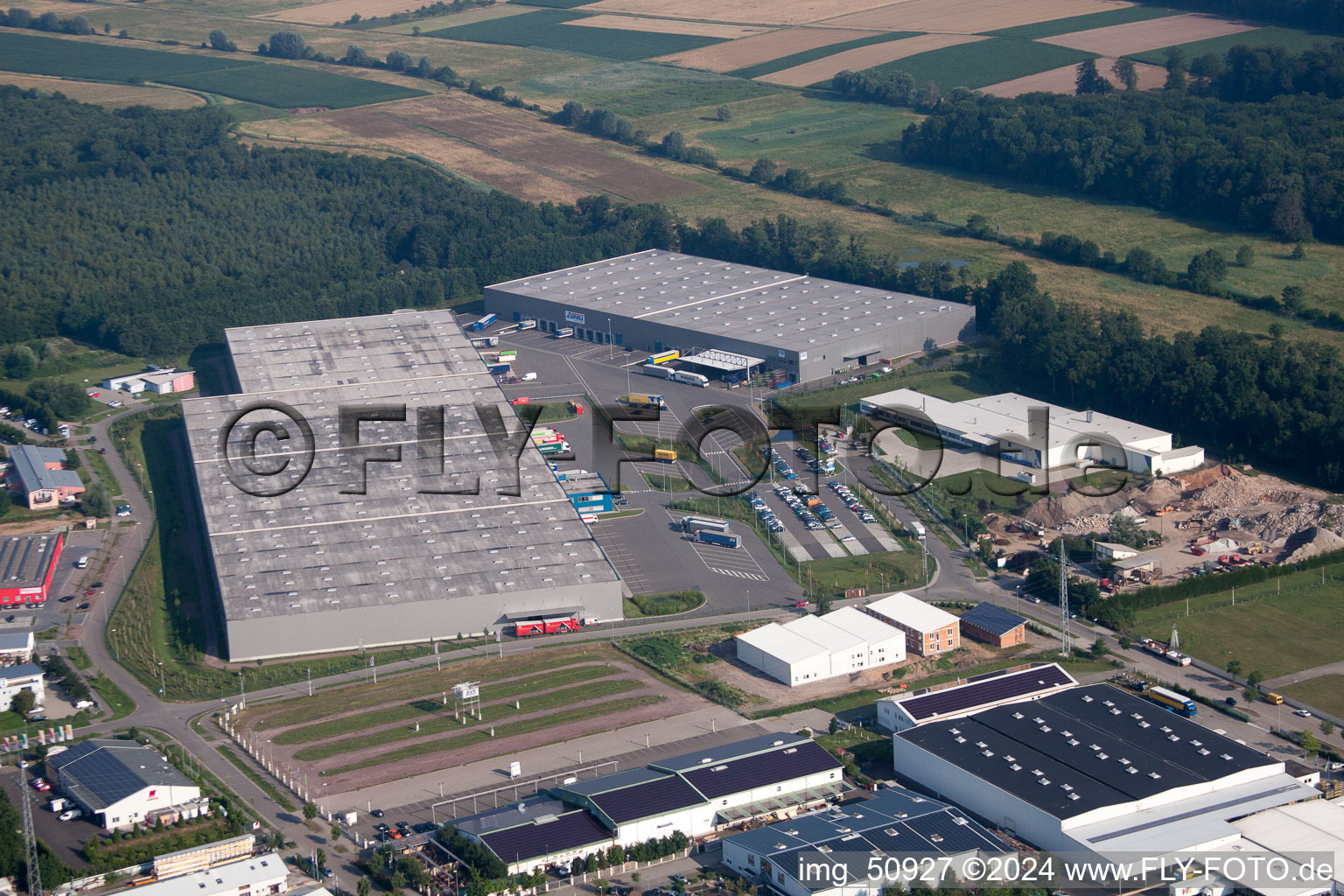 Photographie aérienne de Zone industrielle de Horst, centre logistique de coïncidence à le quartier Minderslachen in Kandel dans le département Rhénanie-Palatinat, Allemagne