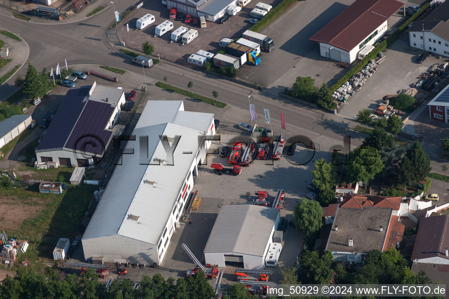 Minderlachen, zone industrielle de Horst, atelier d'échelles à plateau tournant Beitel et Stier GmbH à le quartier Minderslachen in Kandel dans le département Rhénanie-Palatinat, Allemagne vue d'en haut