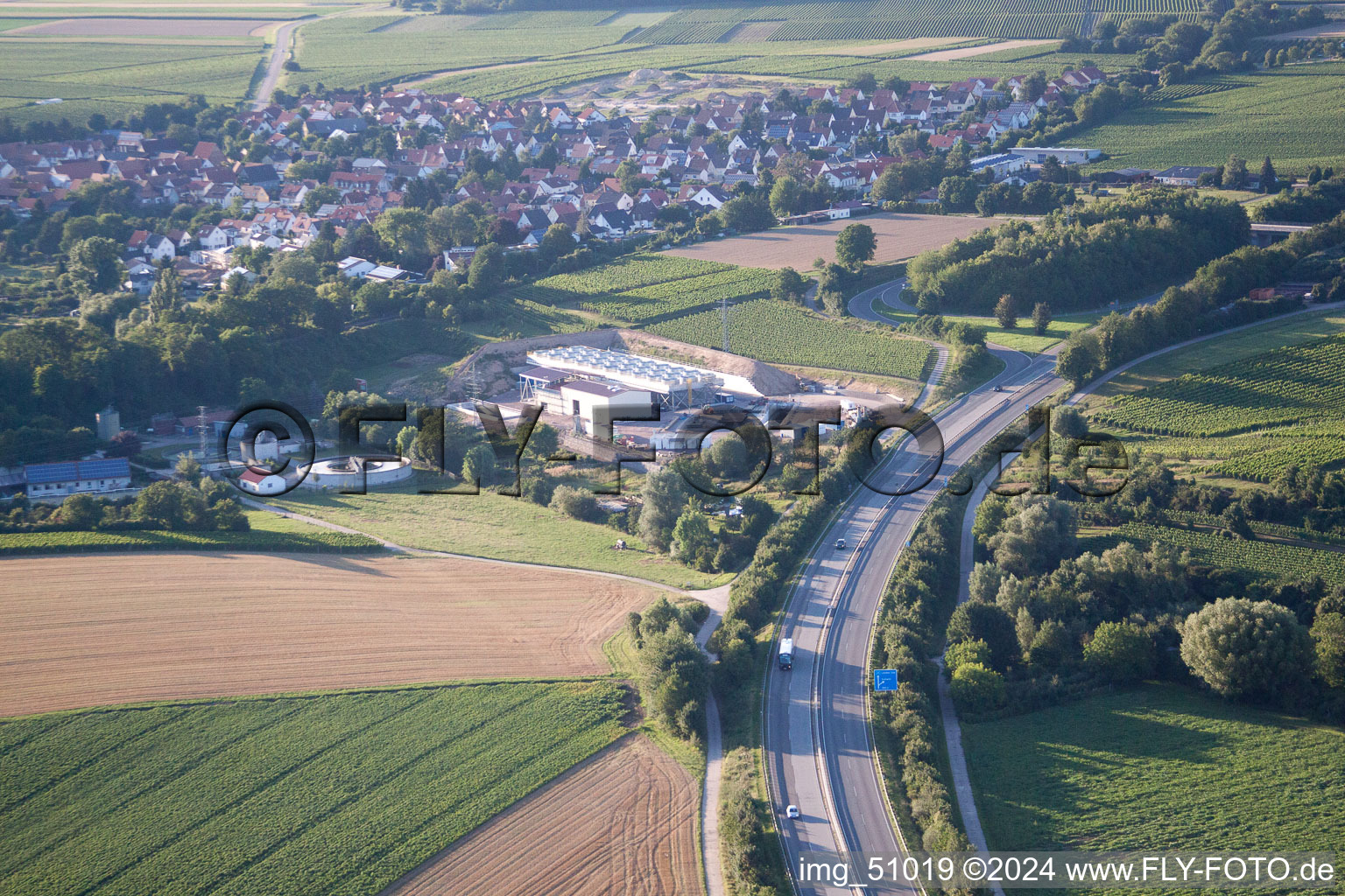 Vue oblique de Centrale géothermique de Pfalzwerke geofuture GmbH à Insheim sur l'A65 à Insheim dans le département Rhénanie-Palatinat, Allemagne