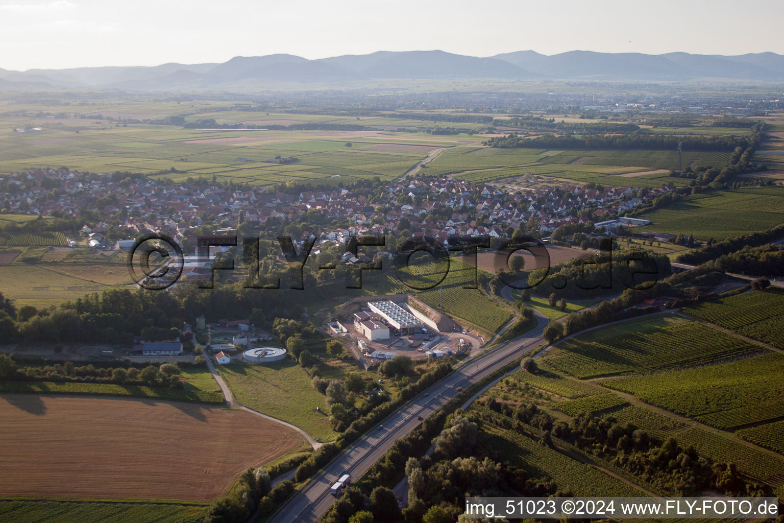 Vue aérienne de Chantier de la centrale géothermique sur l'A65 à Insheim dans le département Rhénanie-Palatinat, Allemagne