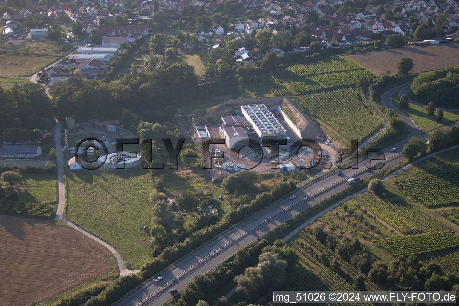 Centrale géothermique de Pfalzwerke geofuture GmbH à Insheim sur l'A65 à Insheim dans le département Rhénanie-Palatinat, Allemagne vue d'en haut