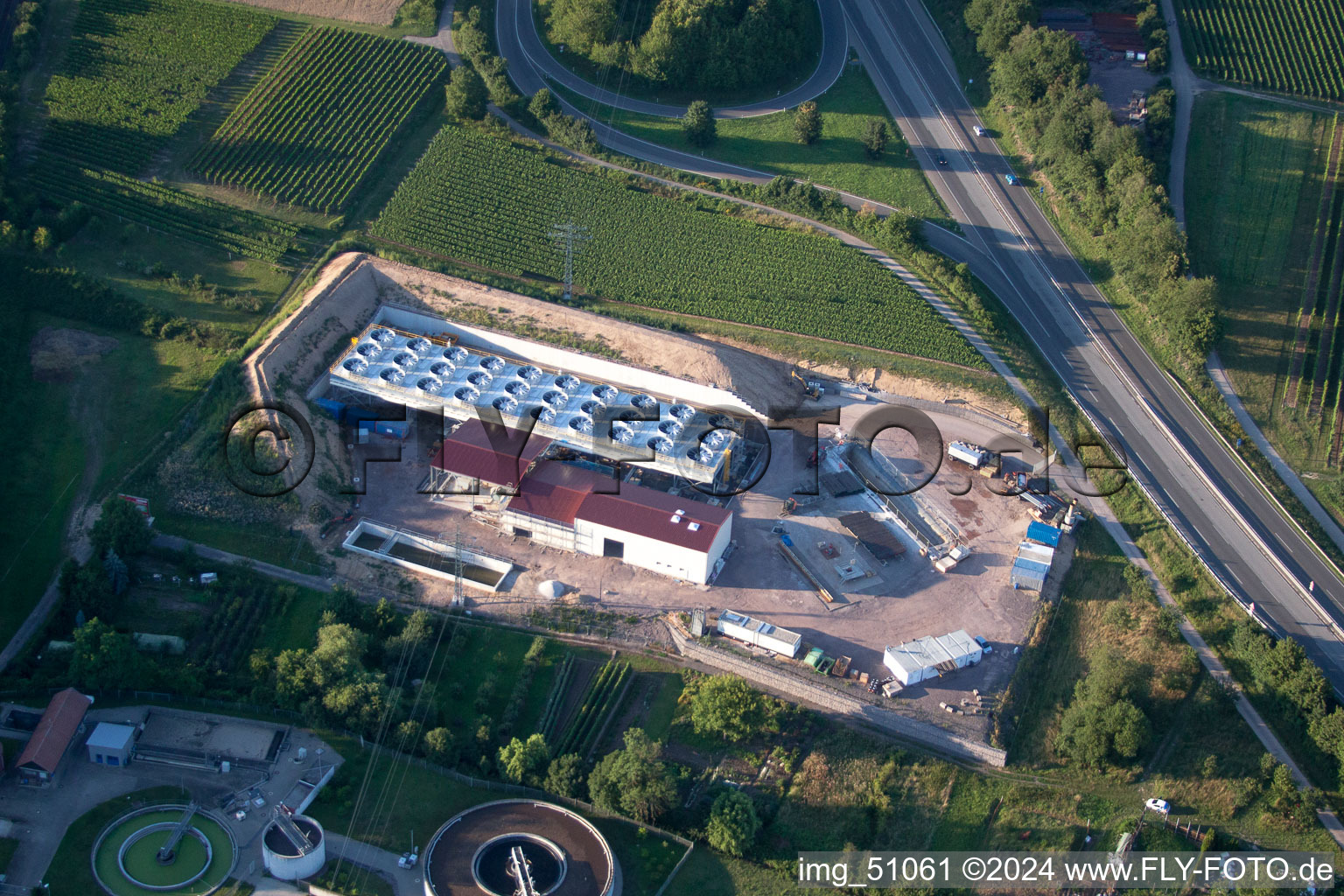 Chantier de la centrale géothermique sur l'A65 à Insheim dans le département Rhénanie-Palatinat, Allemagne hors des airs