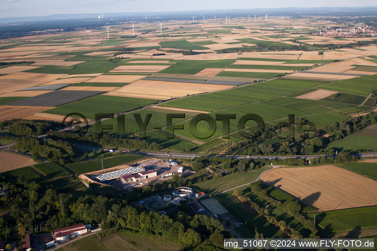 Centrale géothermique de Pfalzwerke geofuture GmbH à Insheim sur l'A65 à Insheim dans le département Rhénanie-Palatinat, Allemagne d'un drone