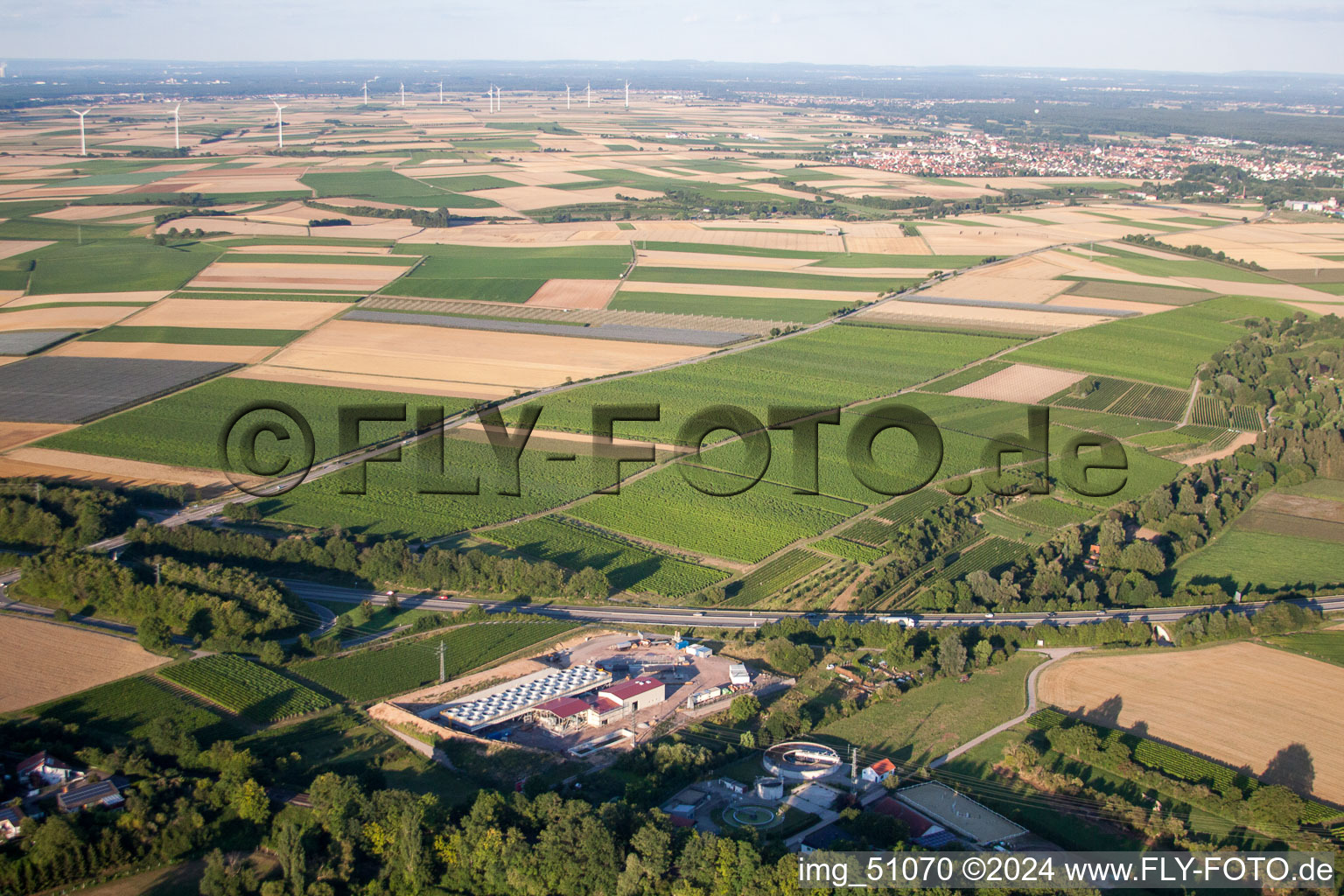 Chantier de la centrale géothermique sur l'A65 à Insheim dans le département Rhénanie-Palatinat, Allemagne vue d'en haut