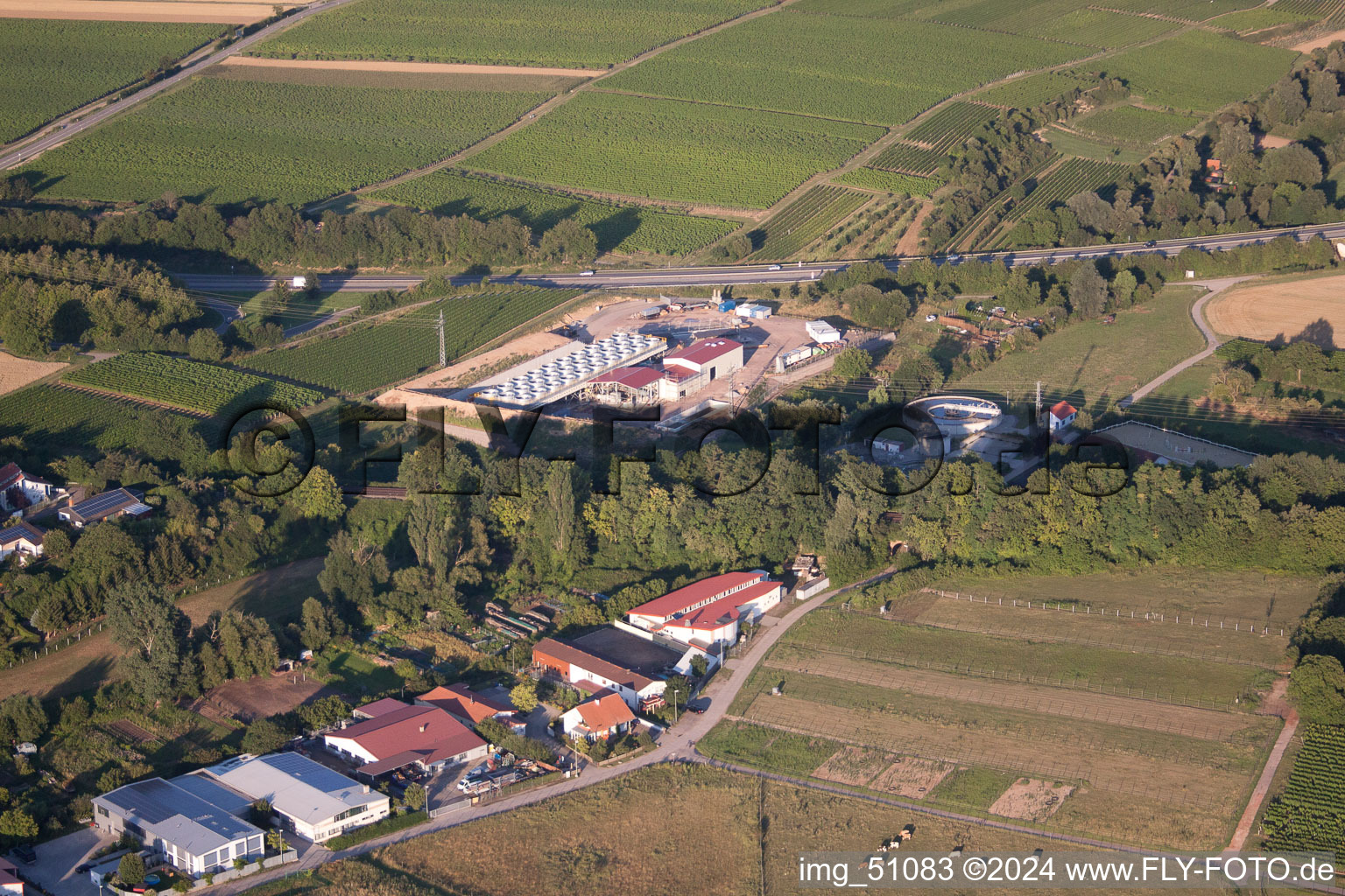 Centrale géothermique de Pfalzwerke geofuture GmbH à Insheim sur l'A65 à Insheim dans le département Rhénanie-Palatinat, Allemagne vue d'en haut