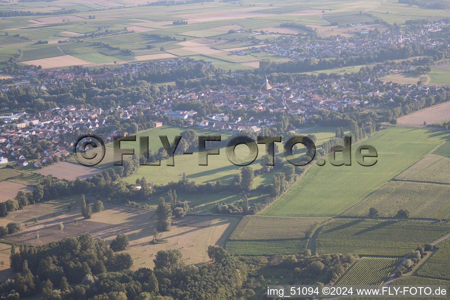 Quartier Billigheim in Billigheim-Ingenheim dans le département Rhénanie-Palatinat, Allemagne d'un drone