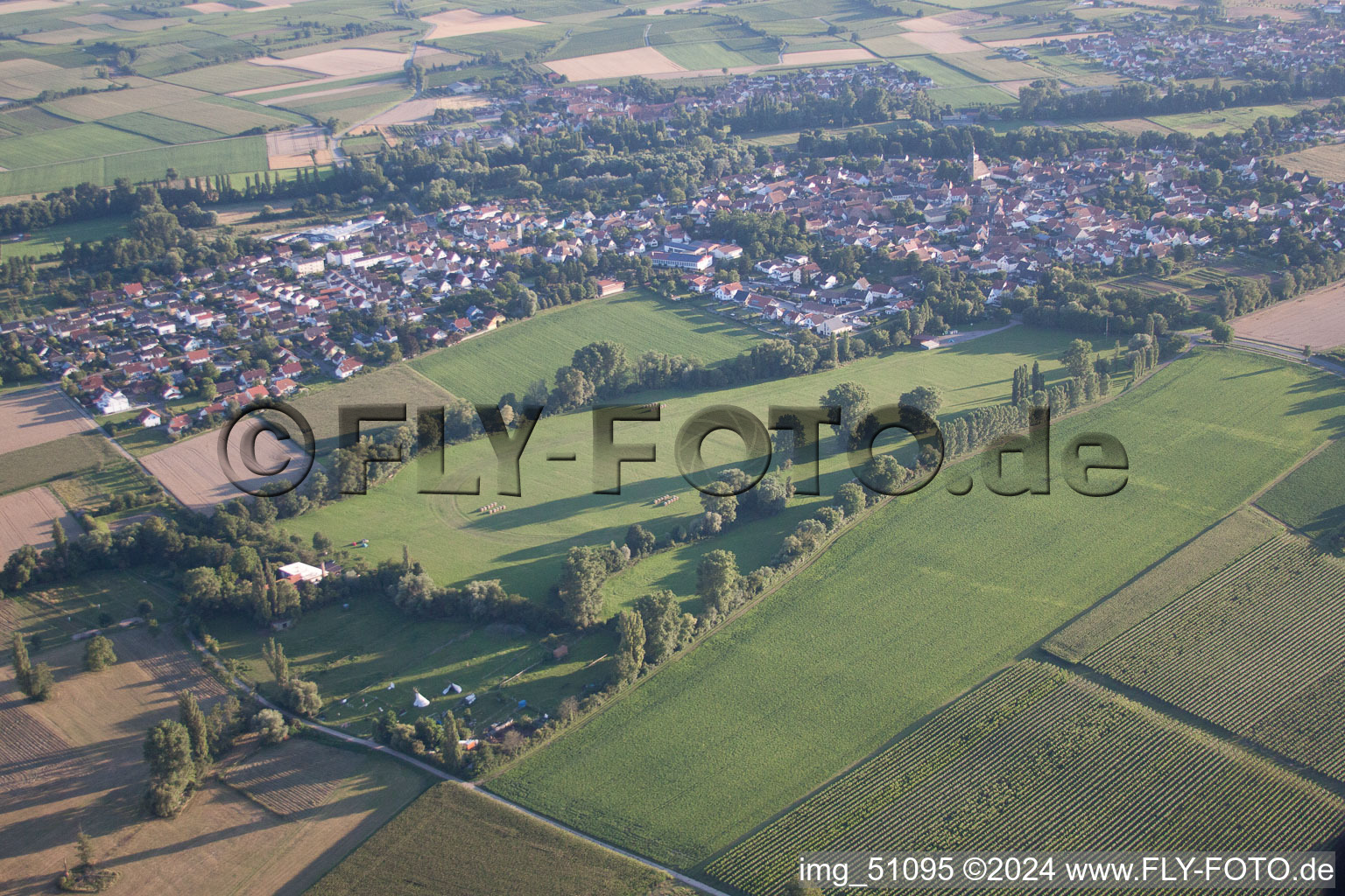 Quartier Billigheim in Billigheim-Ingenheim dans le département Rhénanie-Palatinat, Allemagne vu d'un drone