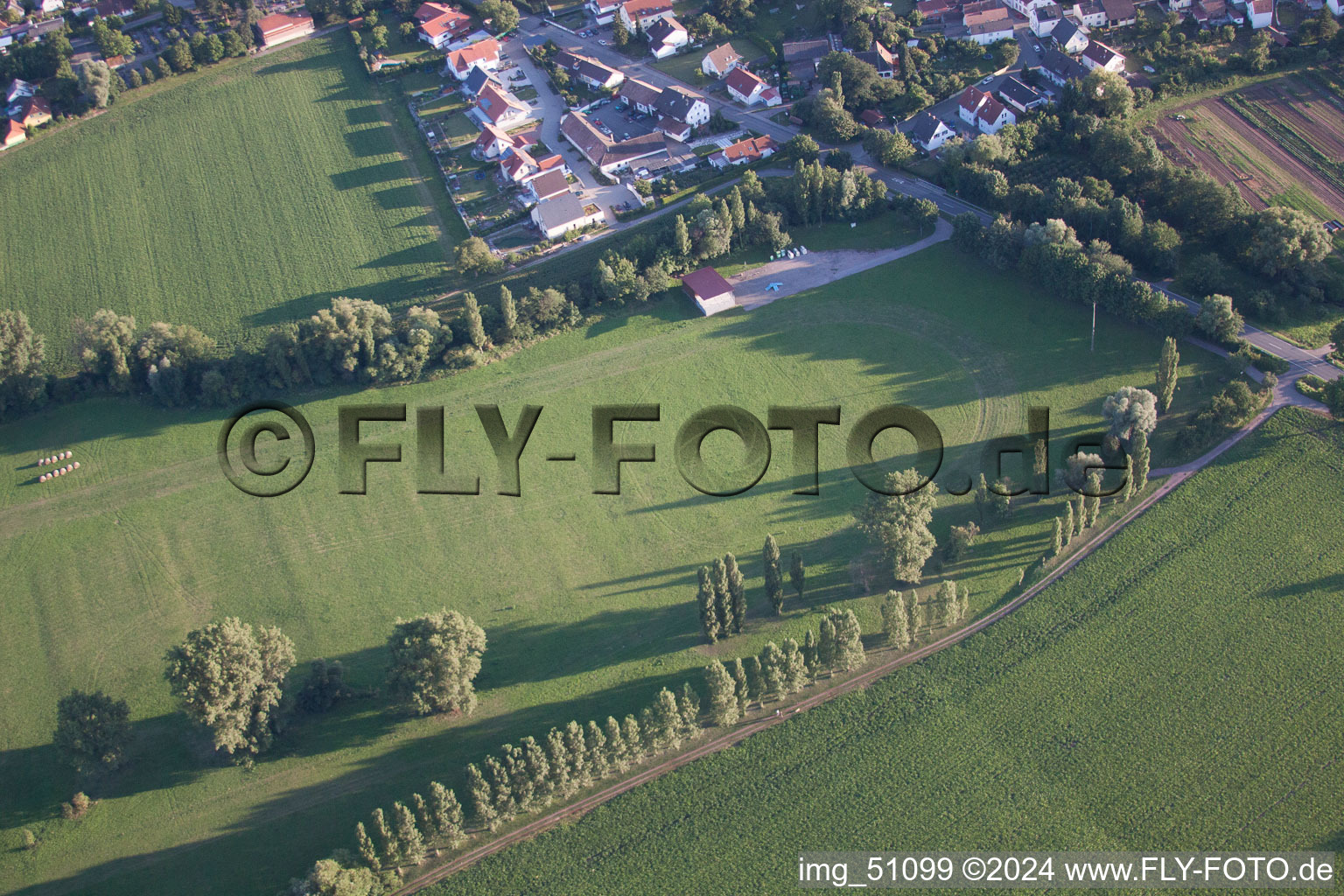 Quartier Billigheim in Billigheim-Ingenheim dans le département Rhénanie-Palatinat, Allemagne d'en haut