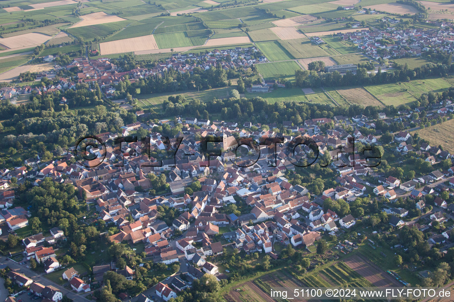 Quartier Billigheim in Billigheim-Ingenheim dans le département Rhénanie-Palatinat, Allemagne hors des airs