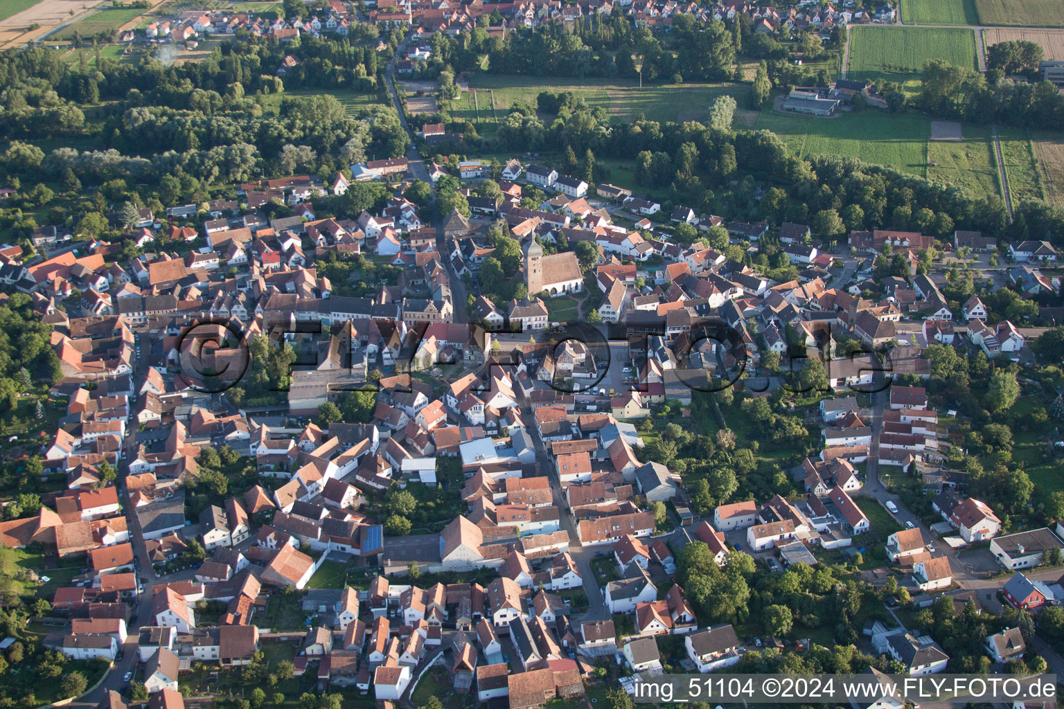 Photographie aérienne de Vue des rues et des maisons des quartiers résidentiels à le quartier Billigheim in Billigheim-Ingenheim dans le département Rhénanie-Palatinat, Allemagne