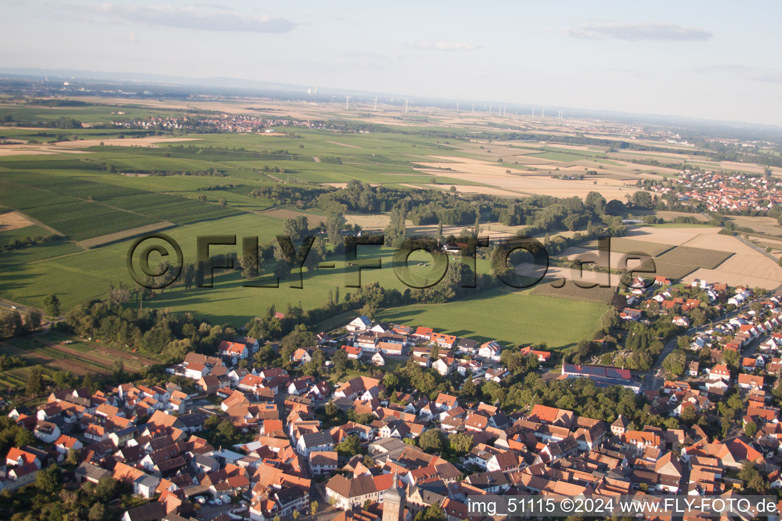 Quartier Billigheim in Billigheim-Ingenheim dans le département Rhénanie-Palatinat, Allemagne depuis l'avion