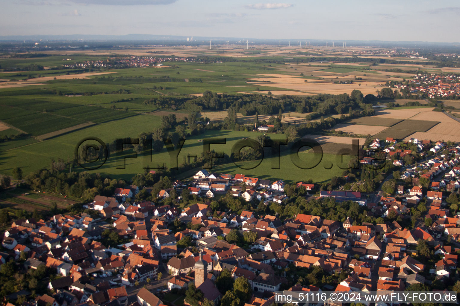 Vue d'oiseau de Quartier Billigheim in Billigheim-Ingenheim dans le département Rhénanie-Palatinat, Allemagne