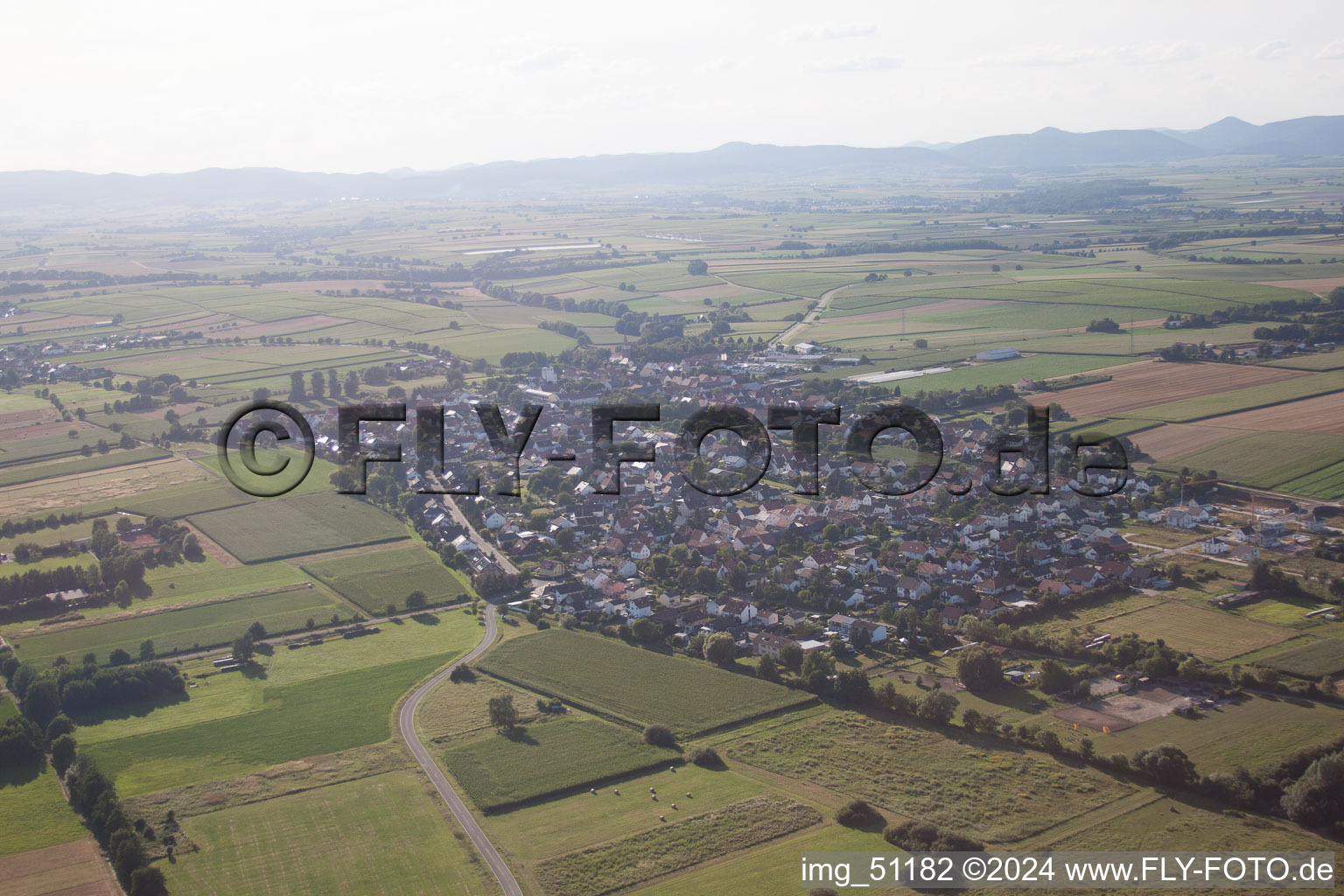 Minfeld dans le département Rhénanie-Palatinat, Allemagne vue d'en haut