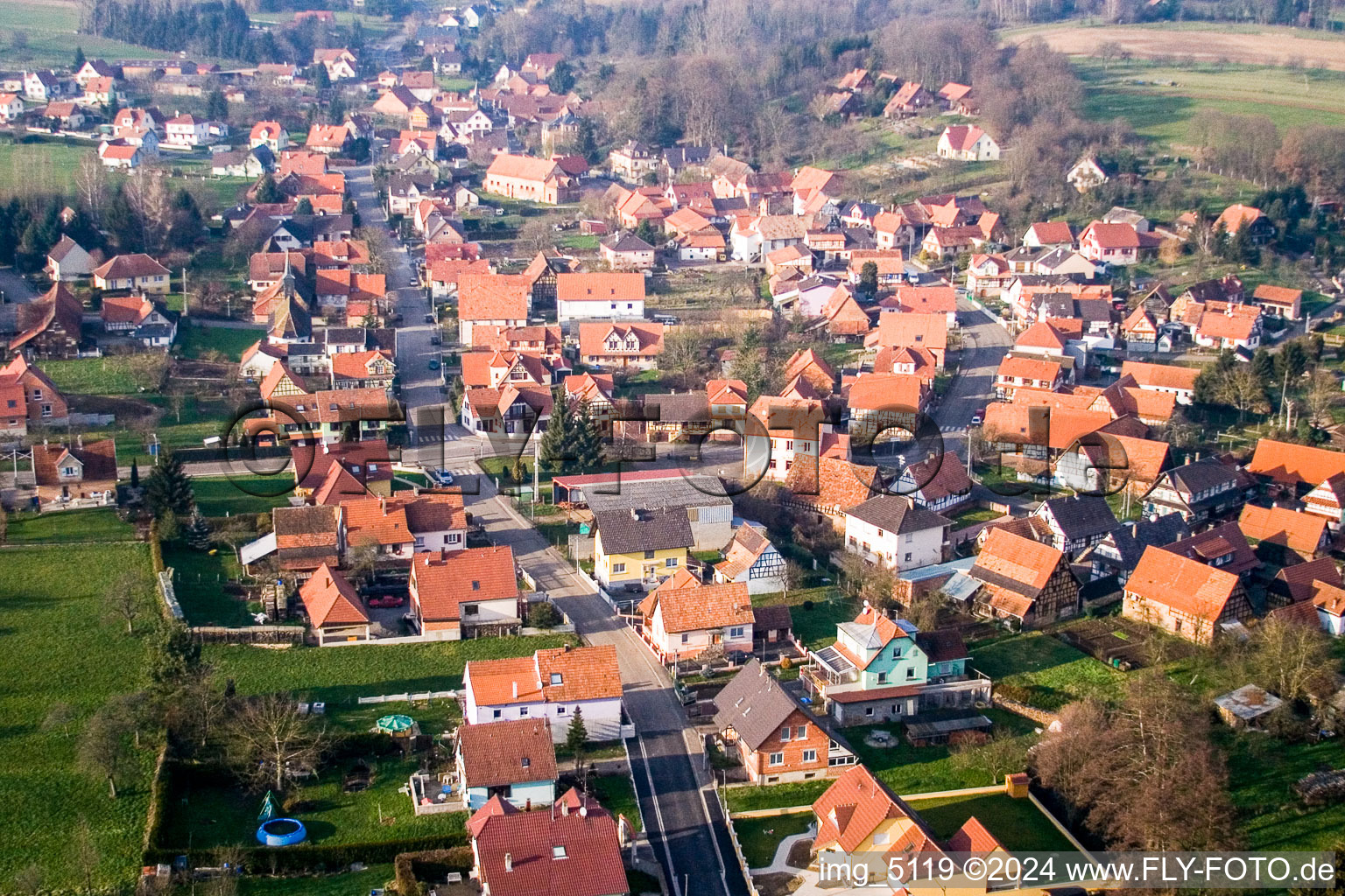 Vue aérienne de Vue sur le village à Lobsann dans le département Bas Rhin, France