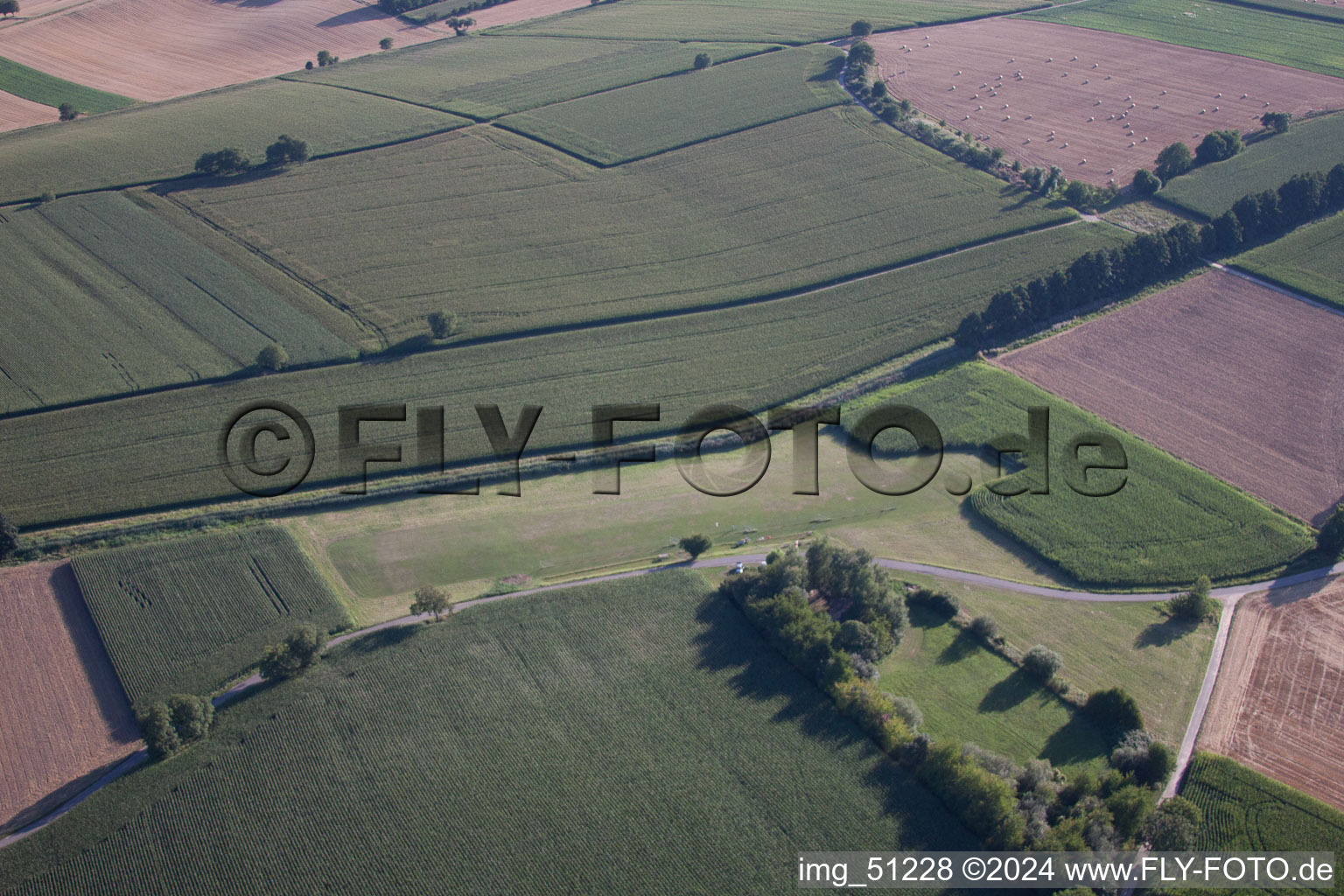 Photographie aérienne de Aérodrome modèle à Oberotterbach dans le département Rhénanie-Palatinat, Allemagne